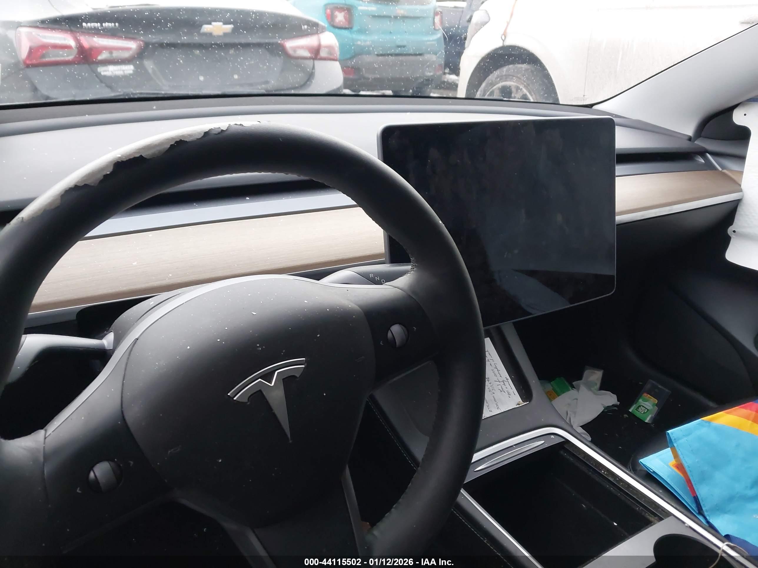 TESLA MODEL image 7