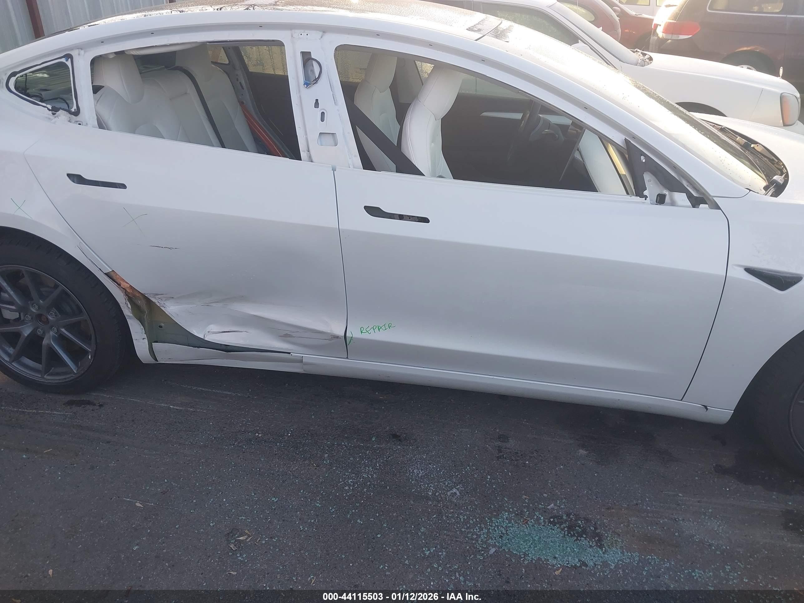 TESLA MODEL image 6