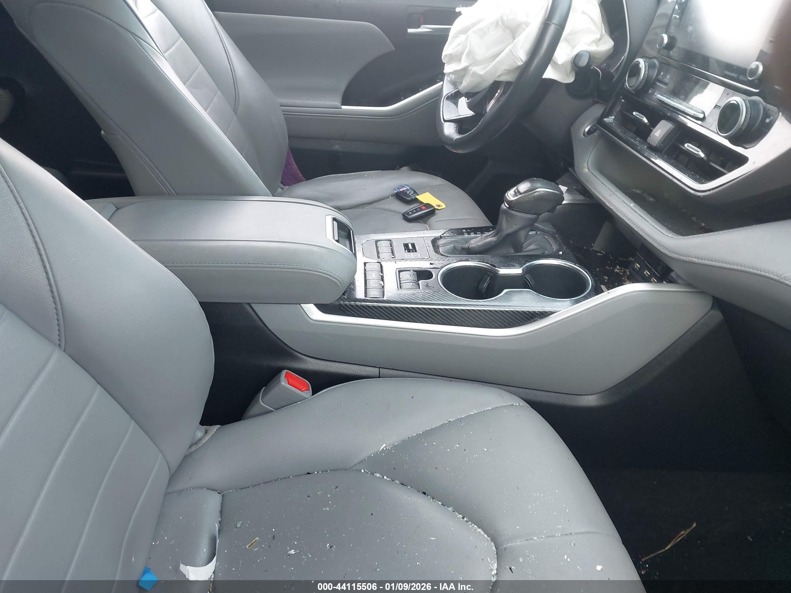 TOYOTA HIGHLANDER image 5