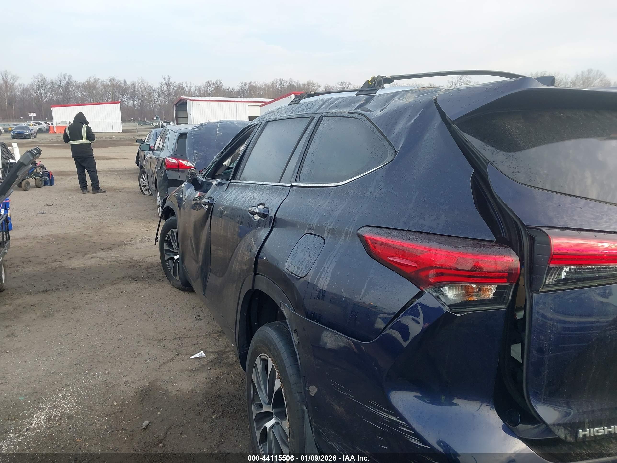 TOYOTA HIGHLANDER image 6