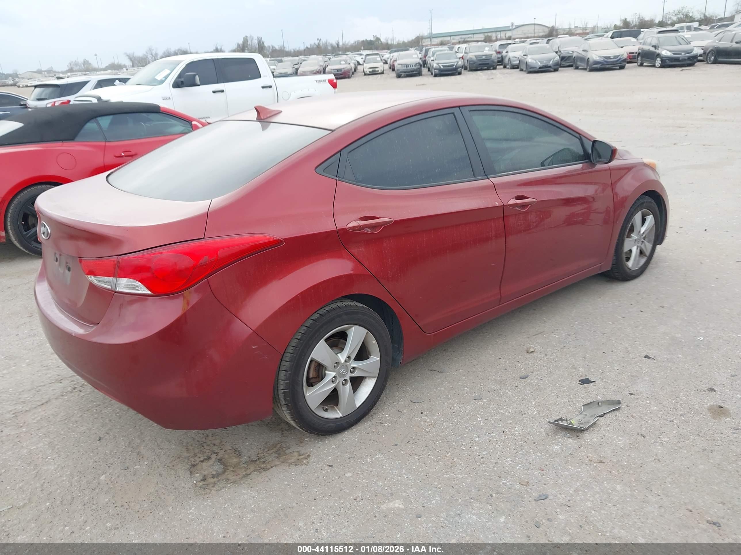 HYUNDAI ELANTRA image 4