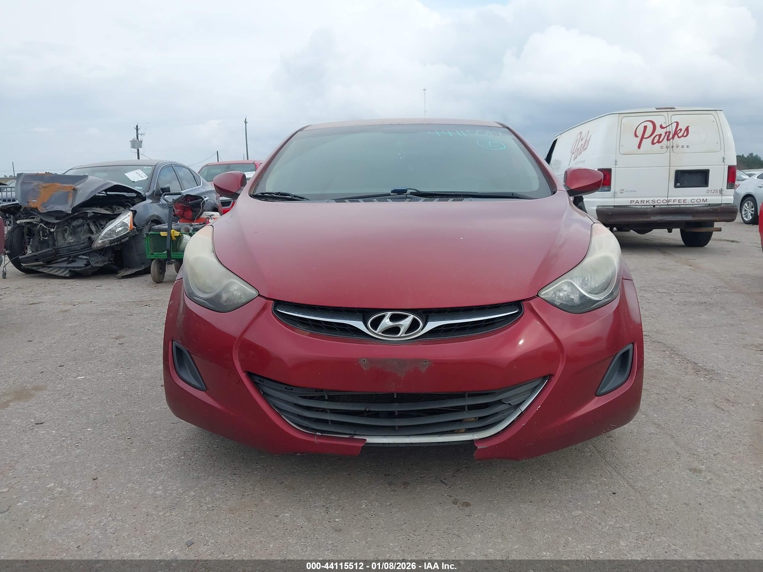 HYUNDAI ELANTRA image 6
