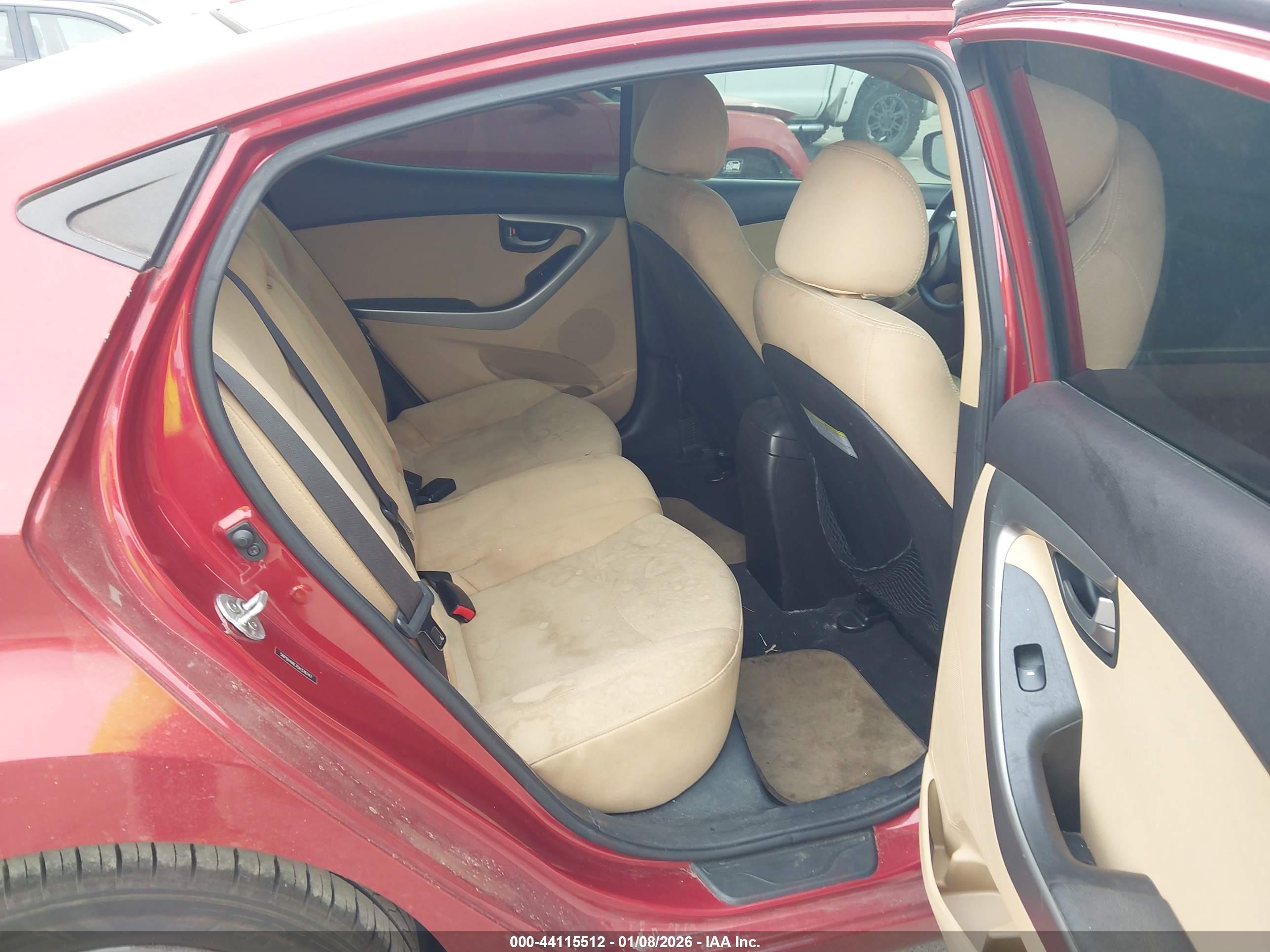 HYUNDAI ELANTRA image 8