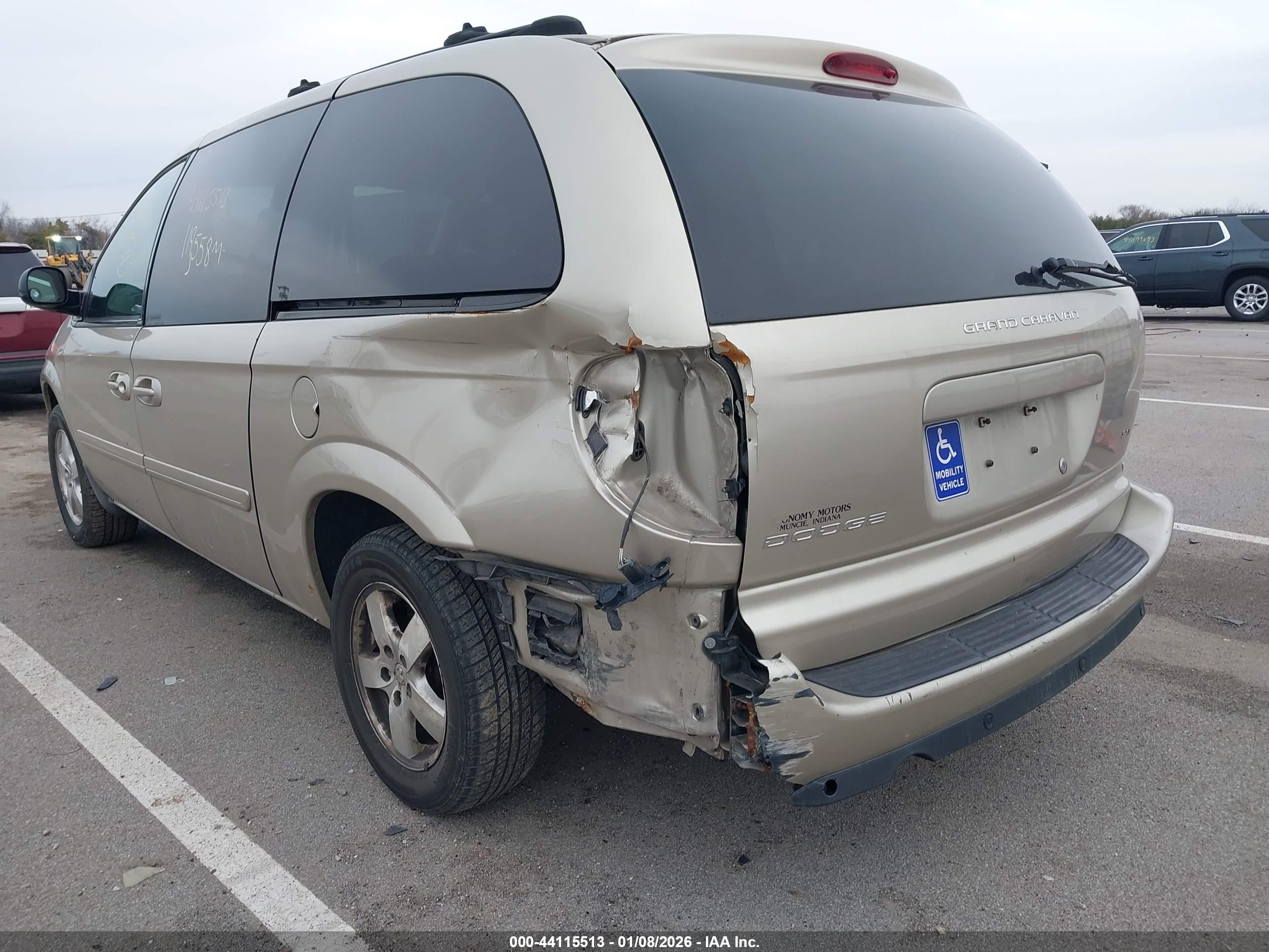 DODGE GRAND image 6