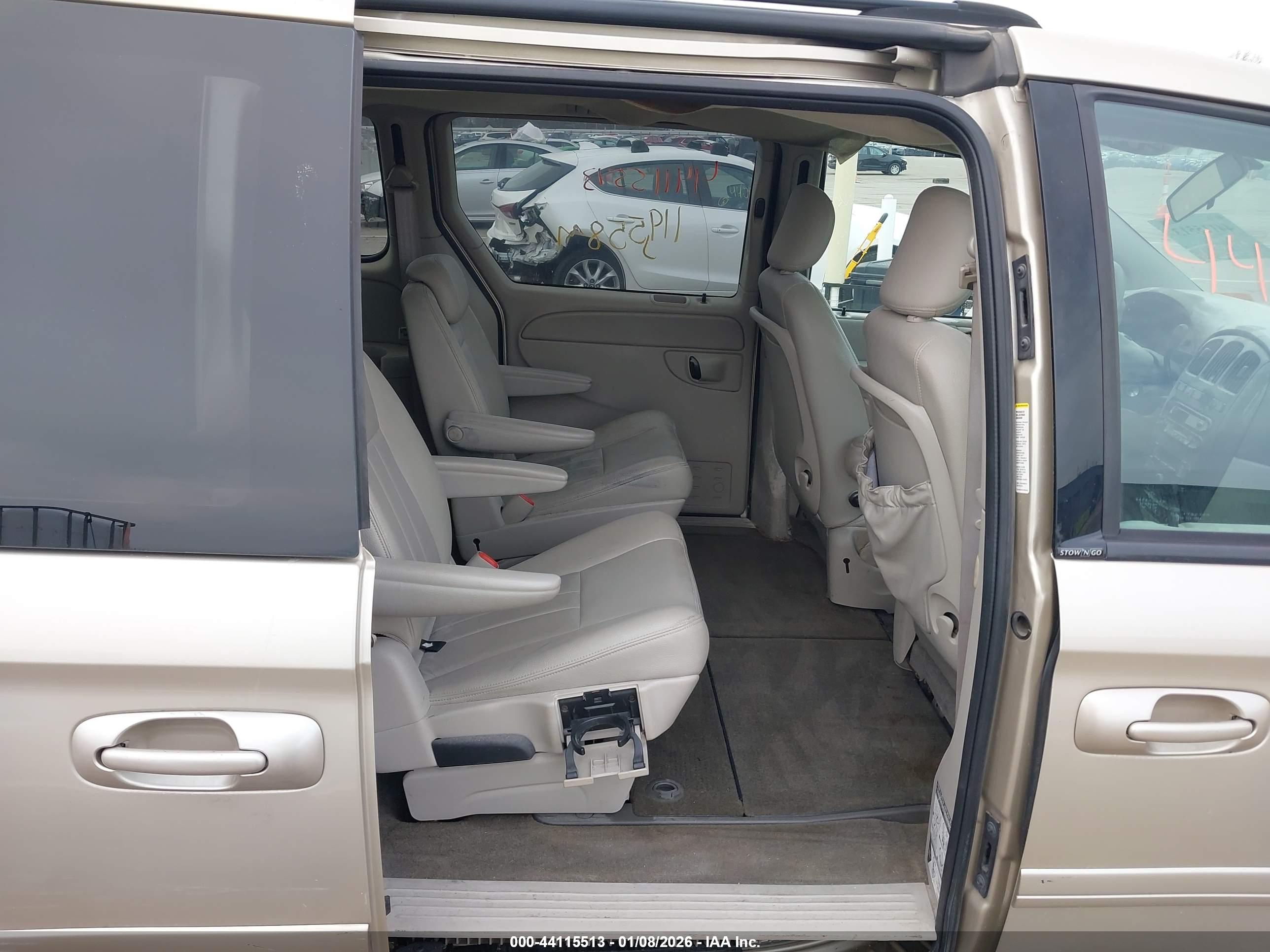 DODGE GRAND image 8