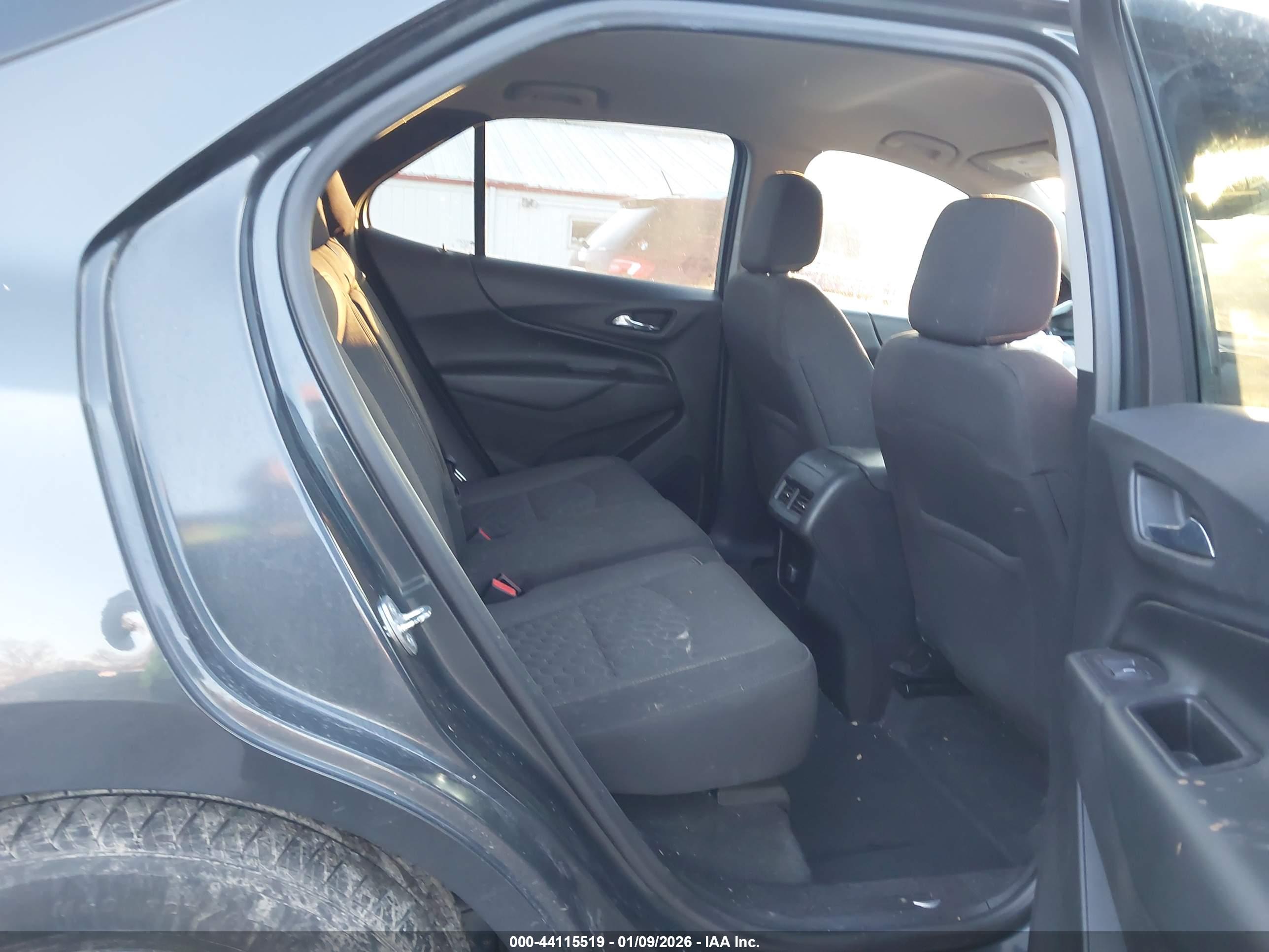 CHEVROLET EQUINOX image 8