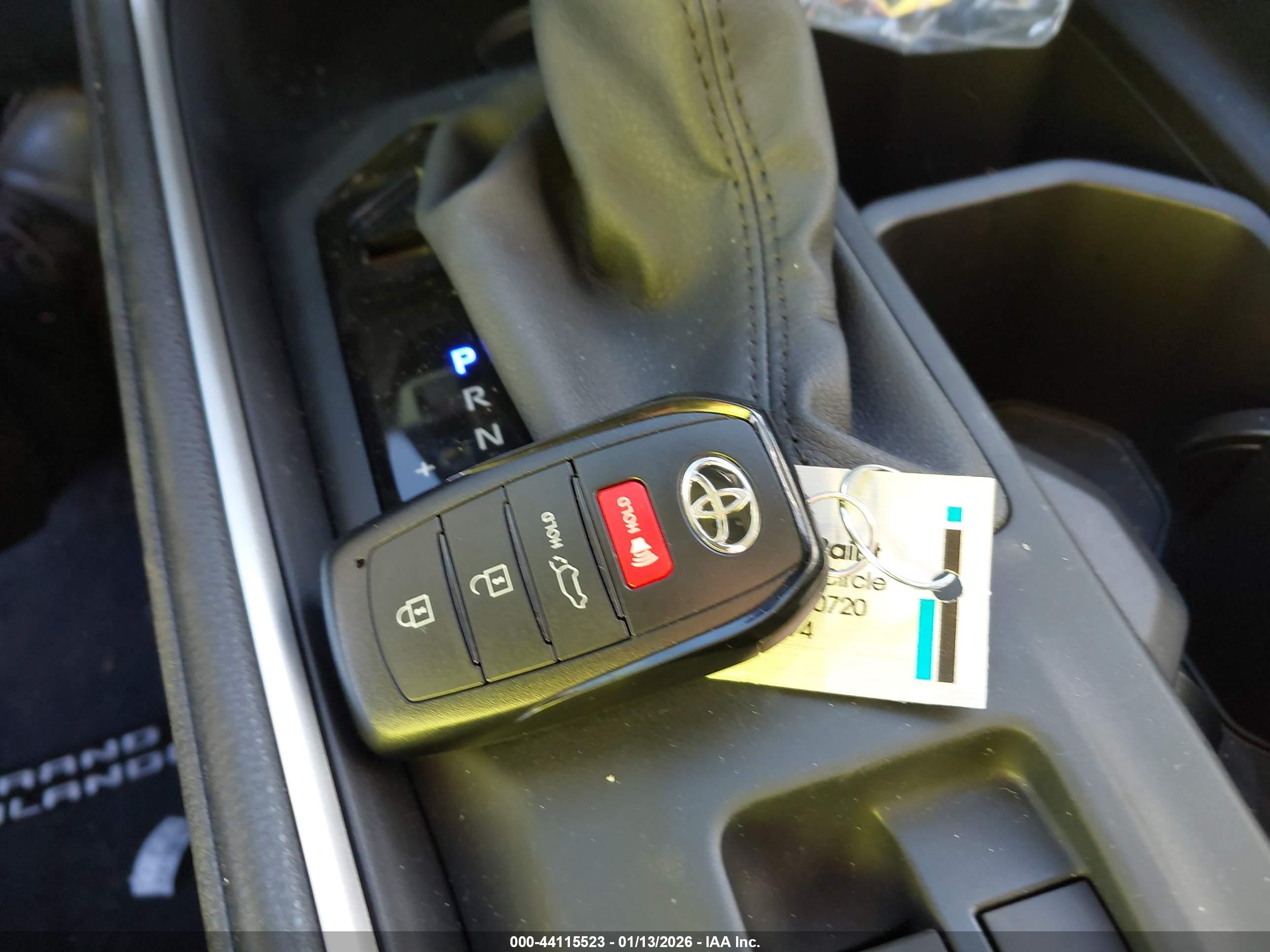 TOYOTA GRAND image 11
