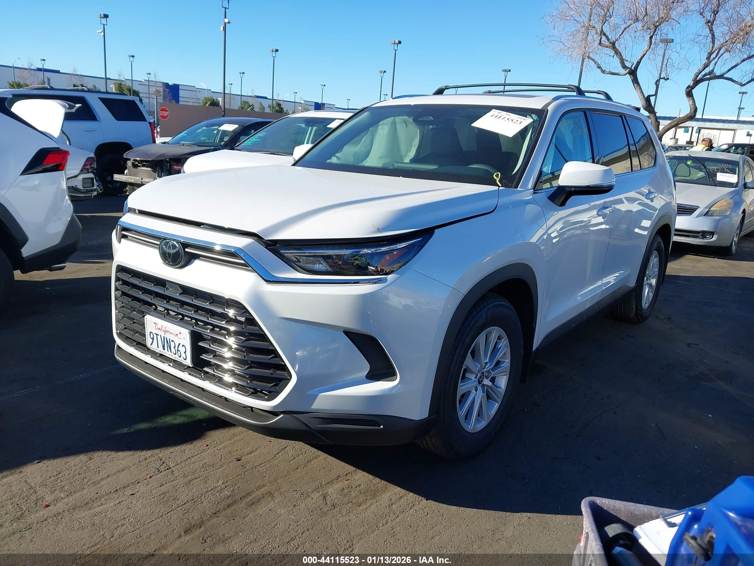 TOYOTA GRAND image 2