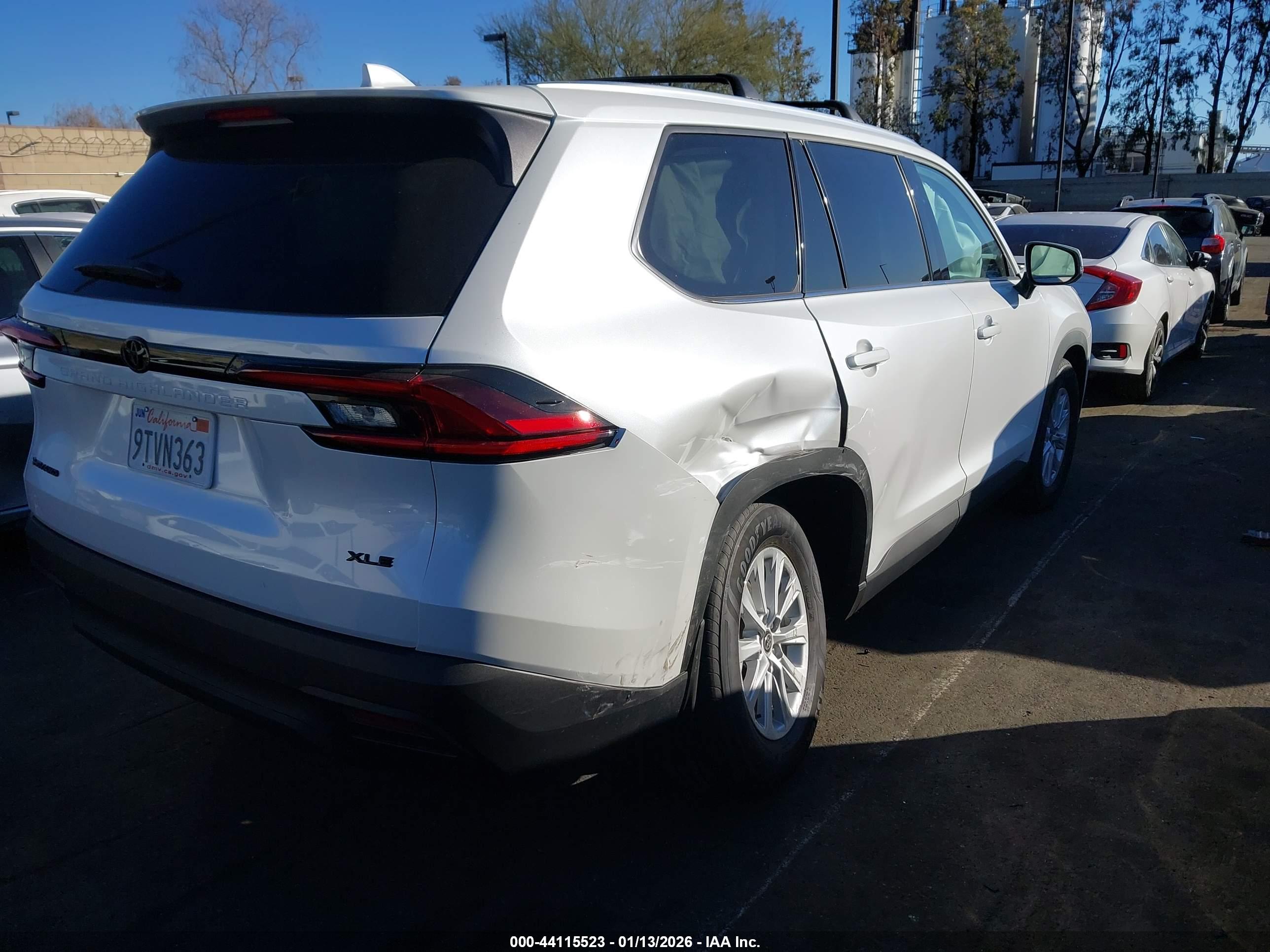 TOYOTA GRAND image 4