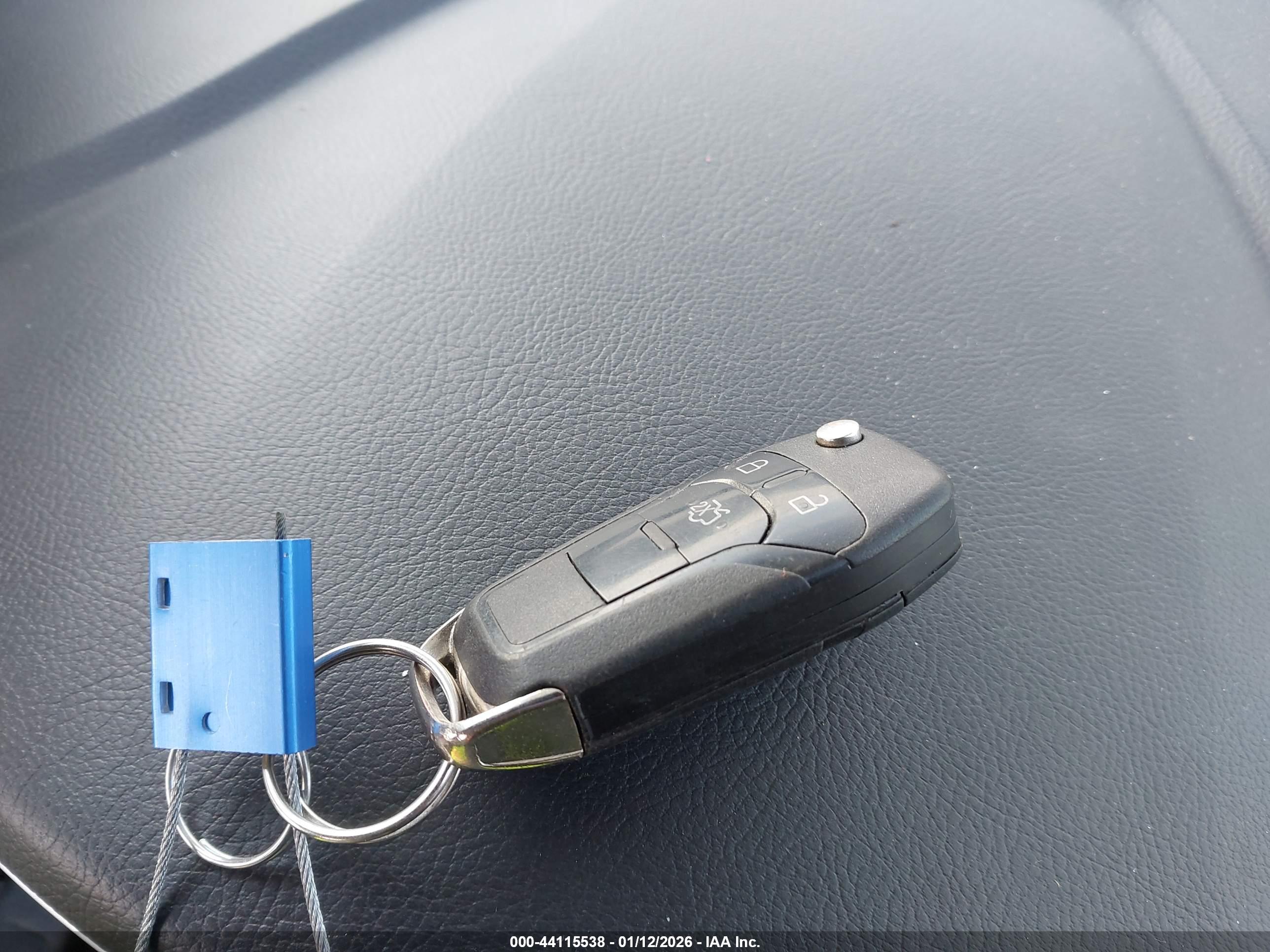 FORD FUSION image 11