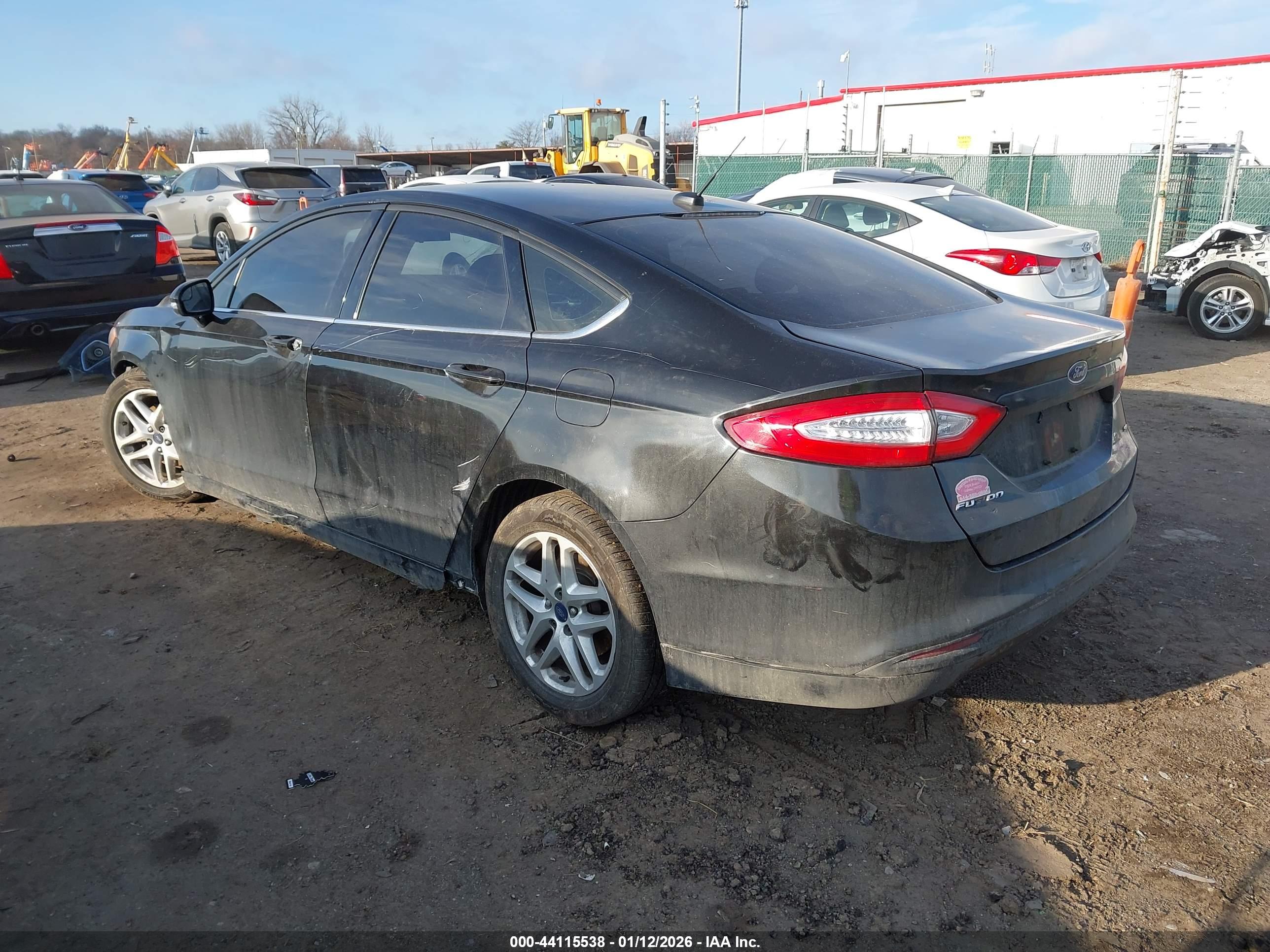 FORD FUSION image 3