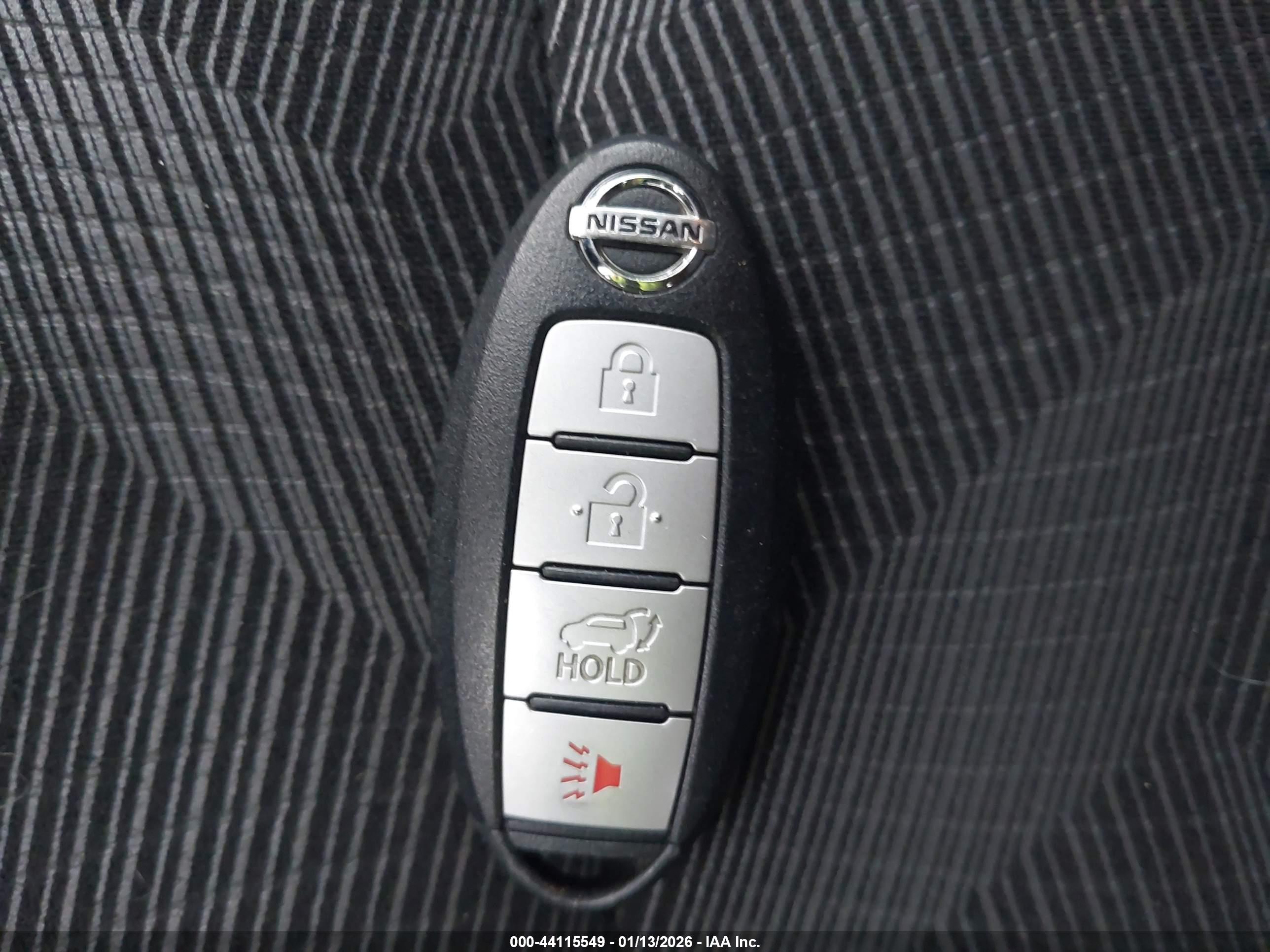 NISSAN ROGUE image 11