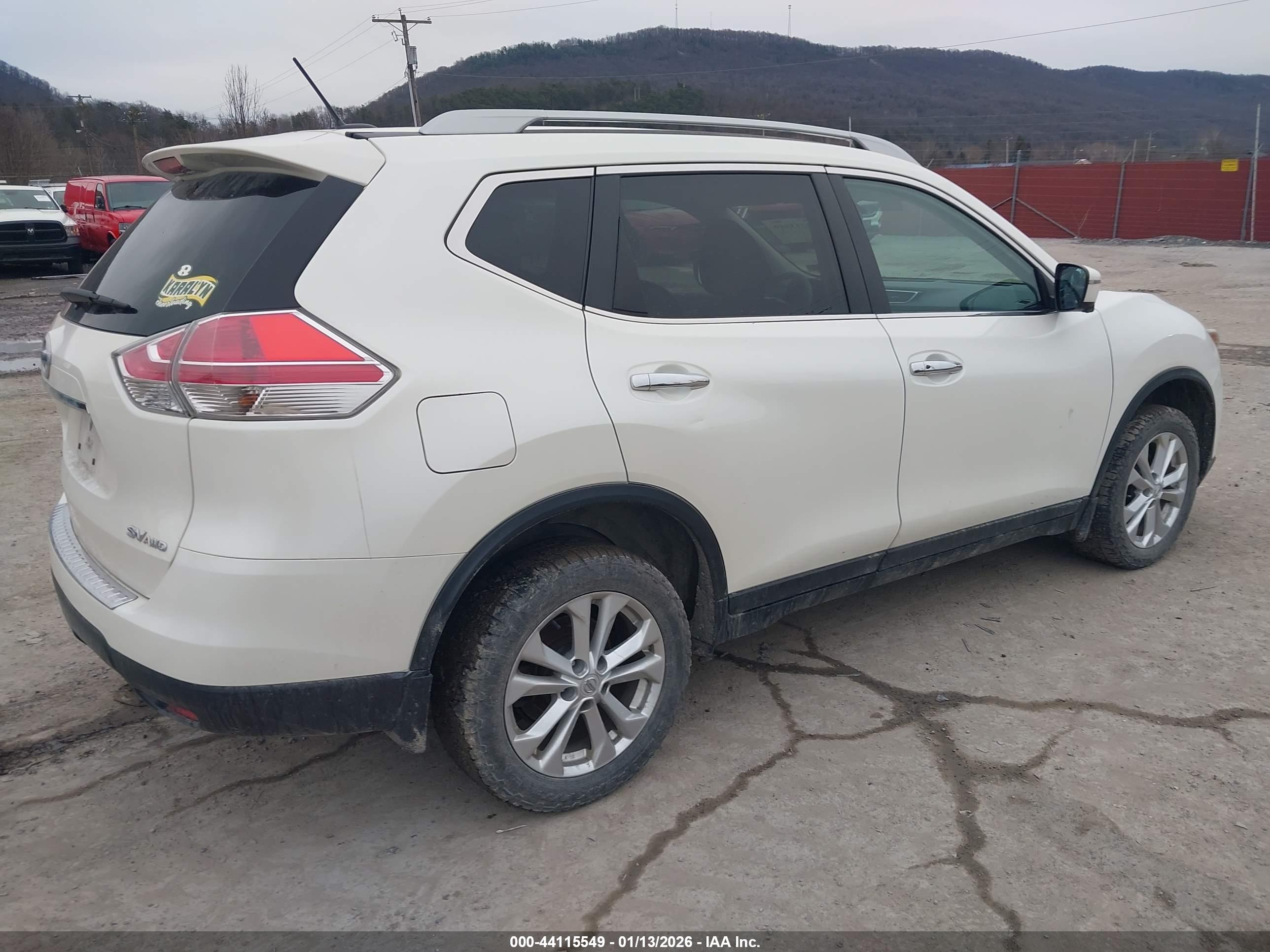 NISSAN ROGUE image 4