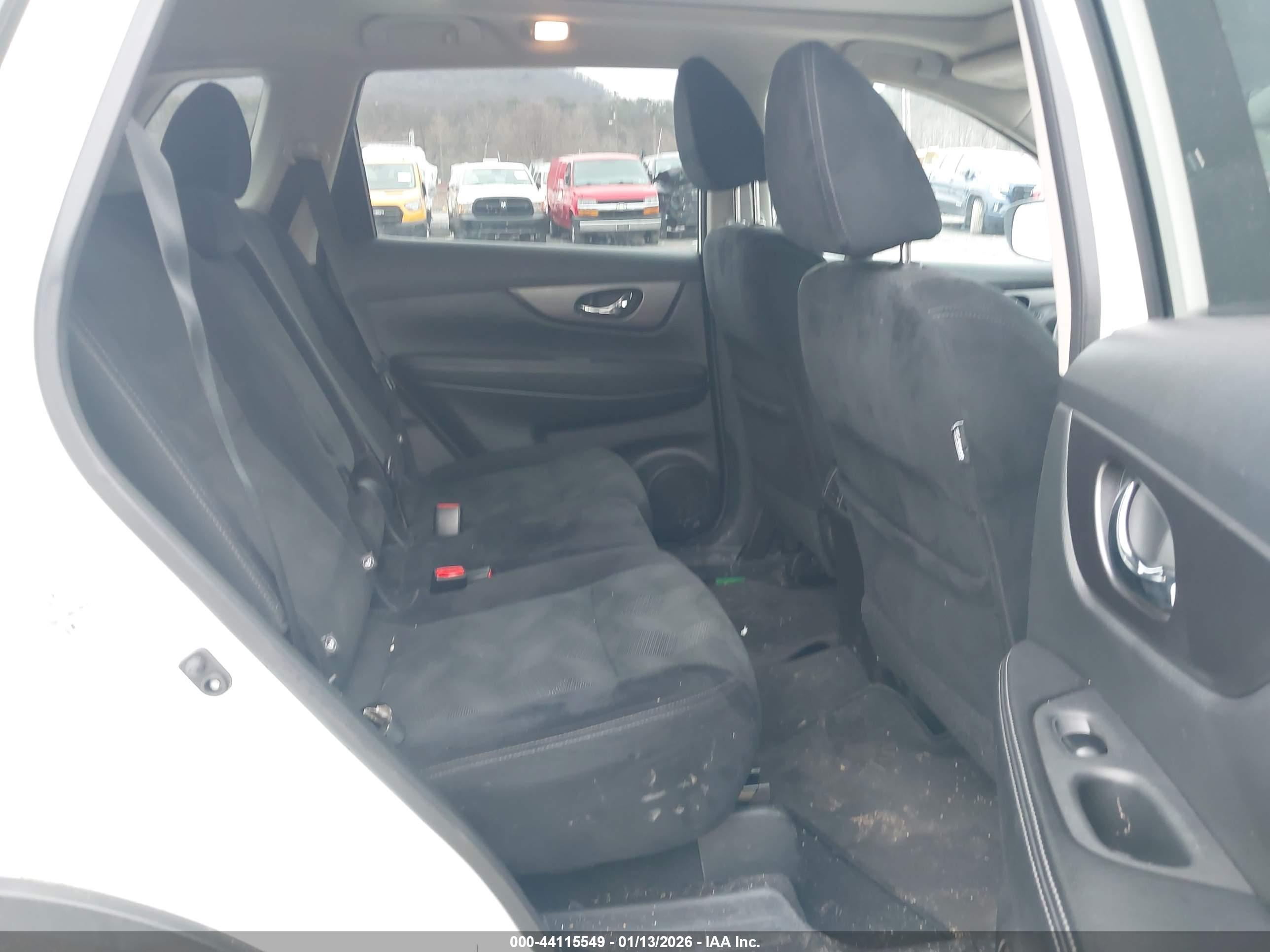 NISSAN ROGUE image 8