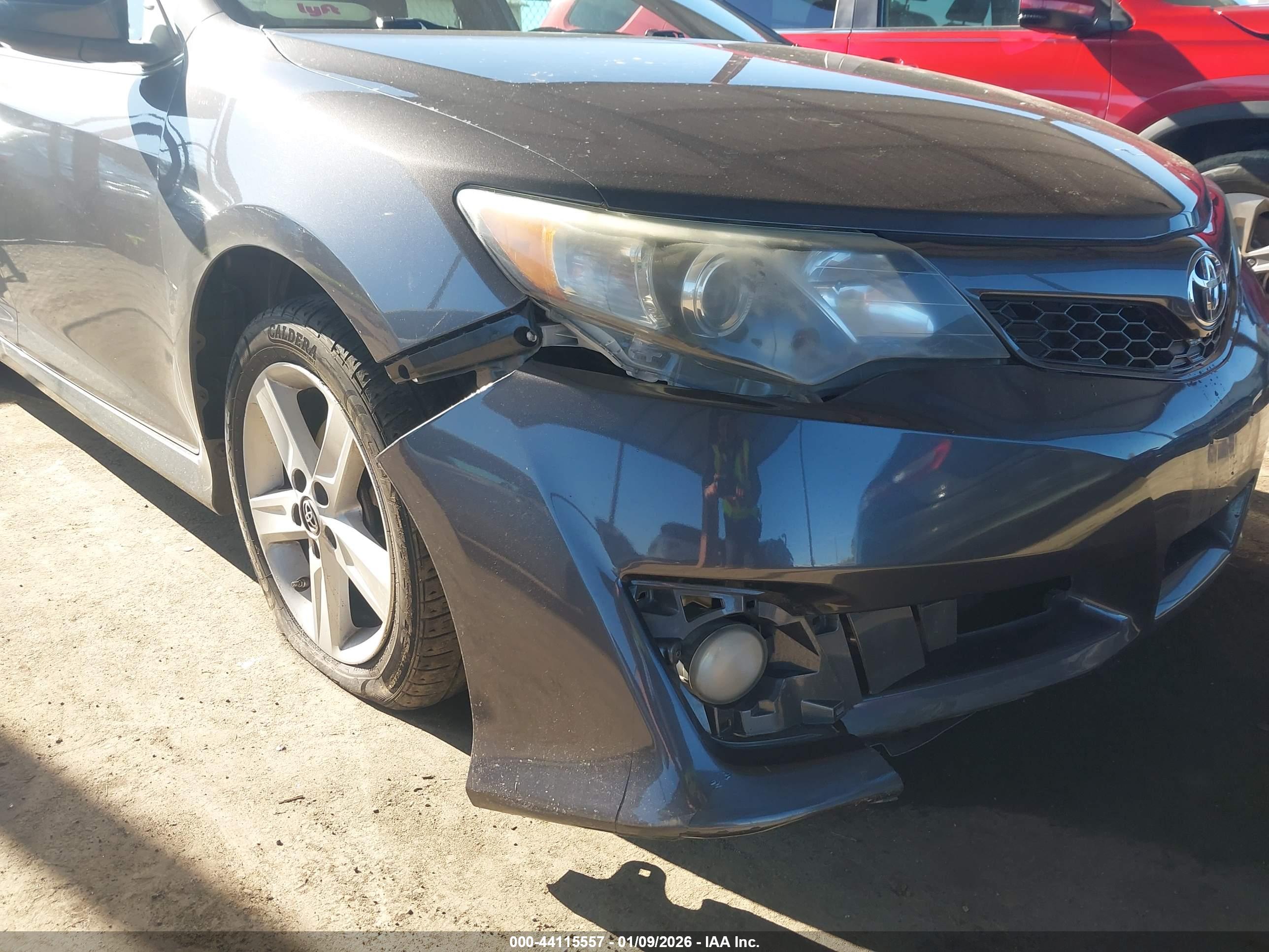 TOYOTA CAMRY image 6
