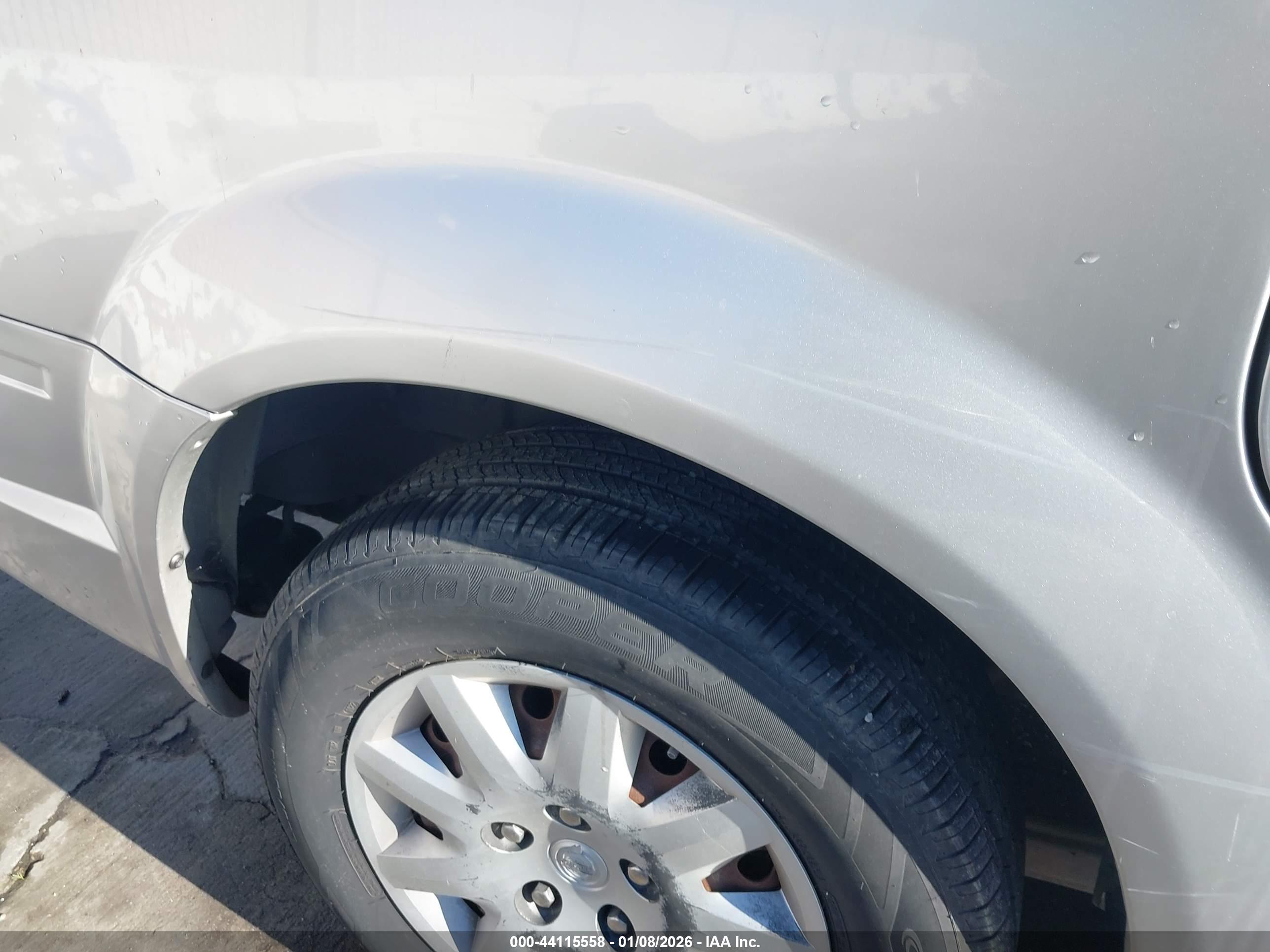 CHRYSLER TOWN image 6