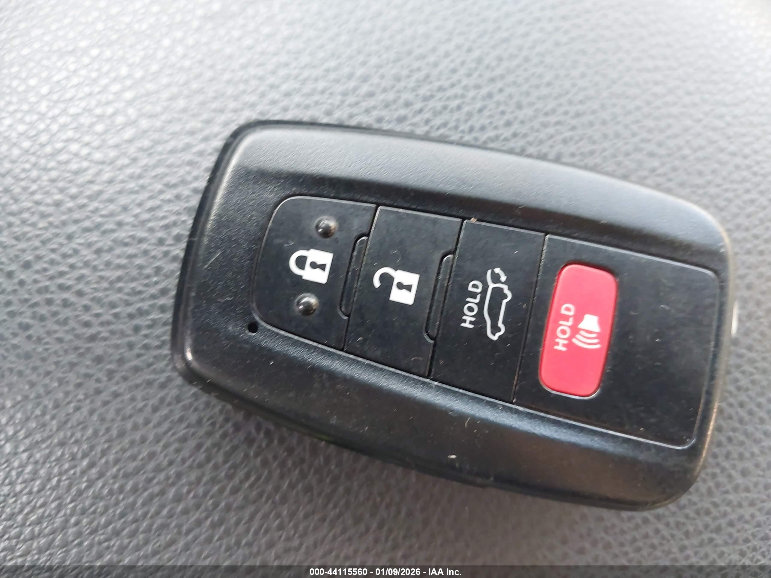 TOYOTA RAV4 image 11