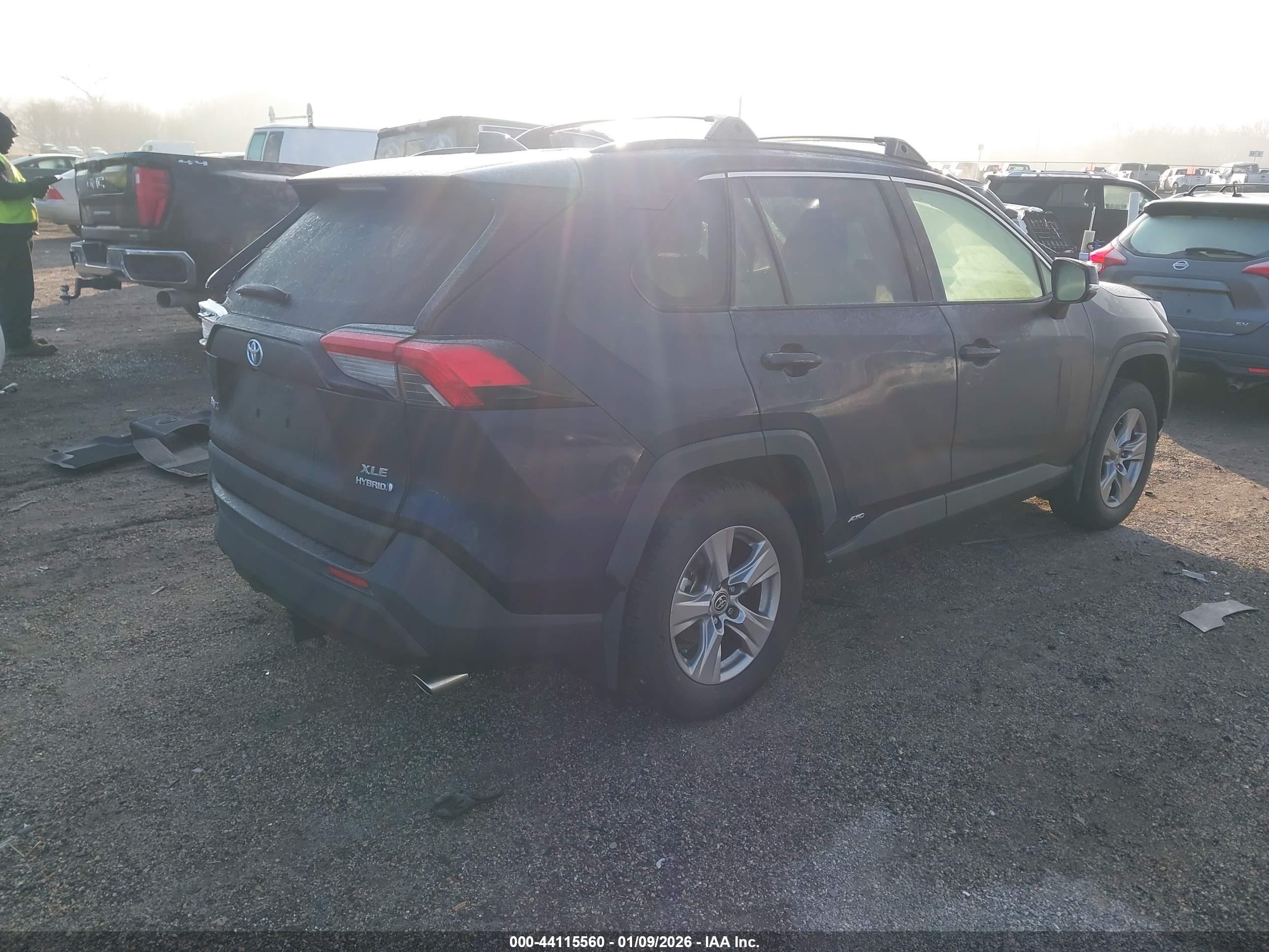 TOYOTA RAV4 image 4