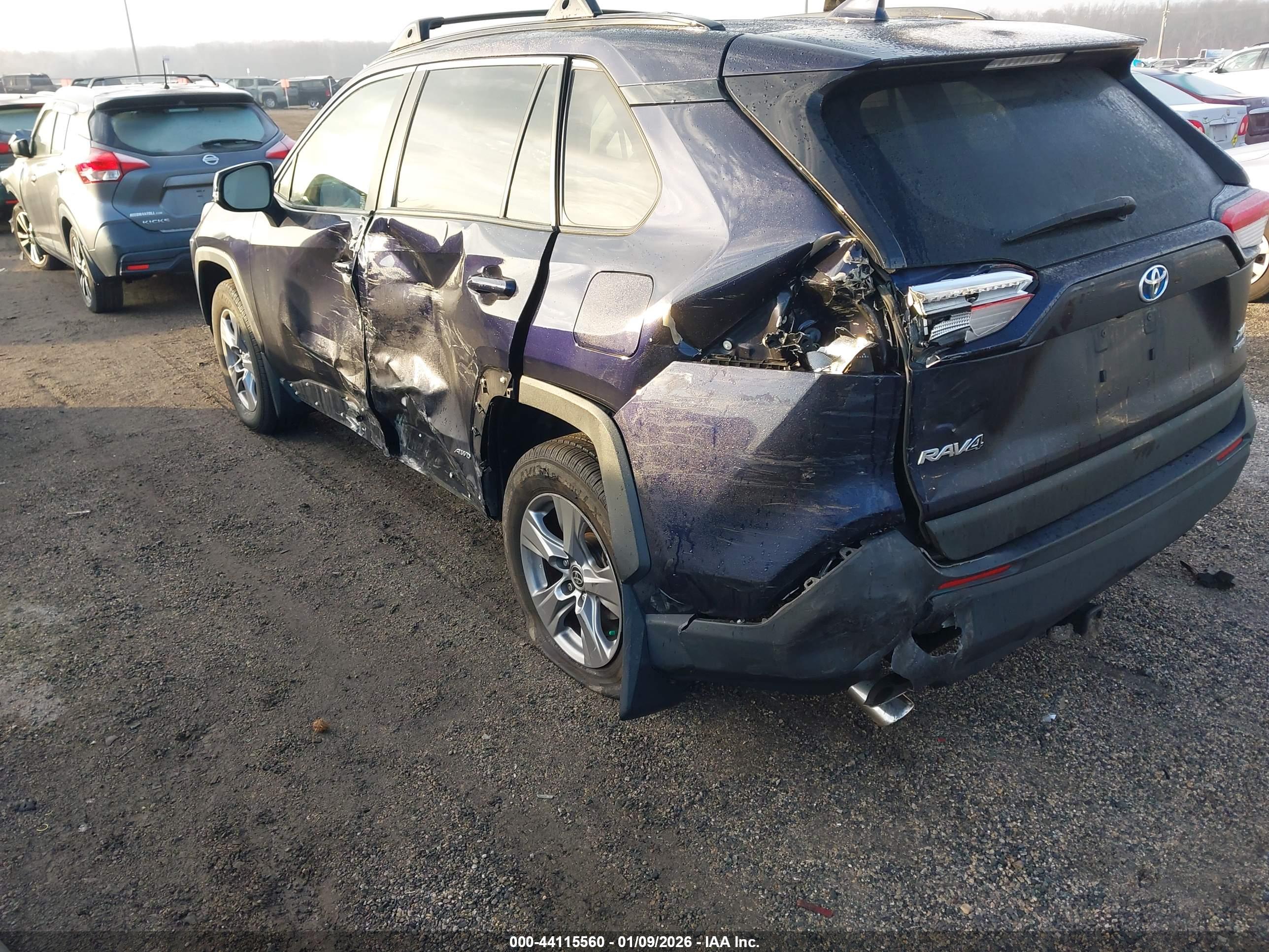 TOYOTA RAV4 image 6