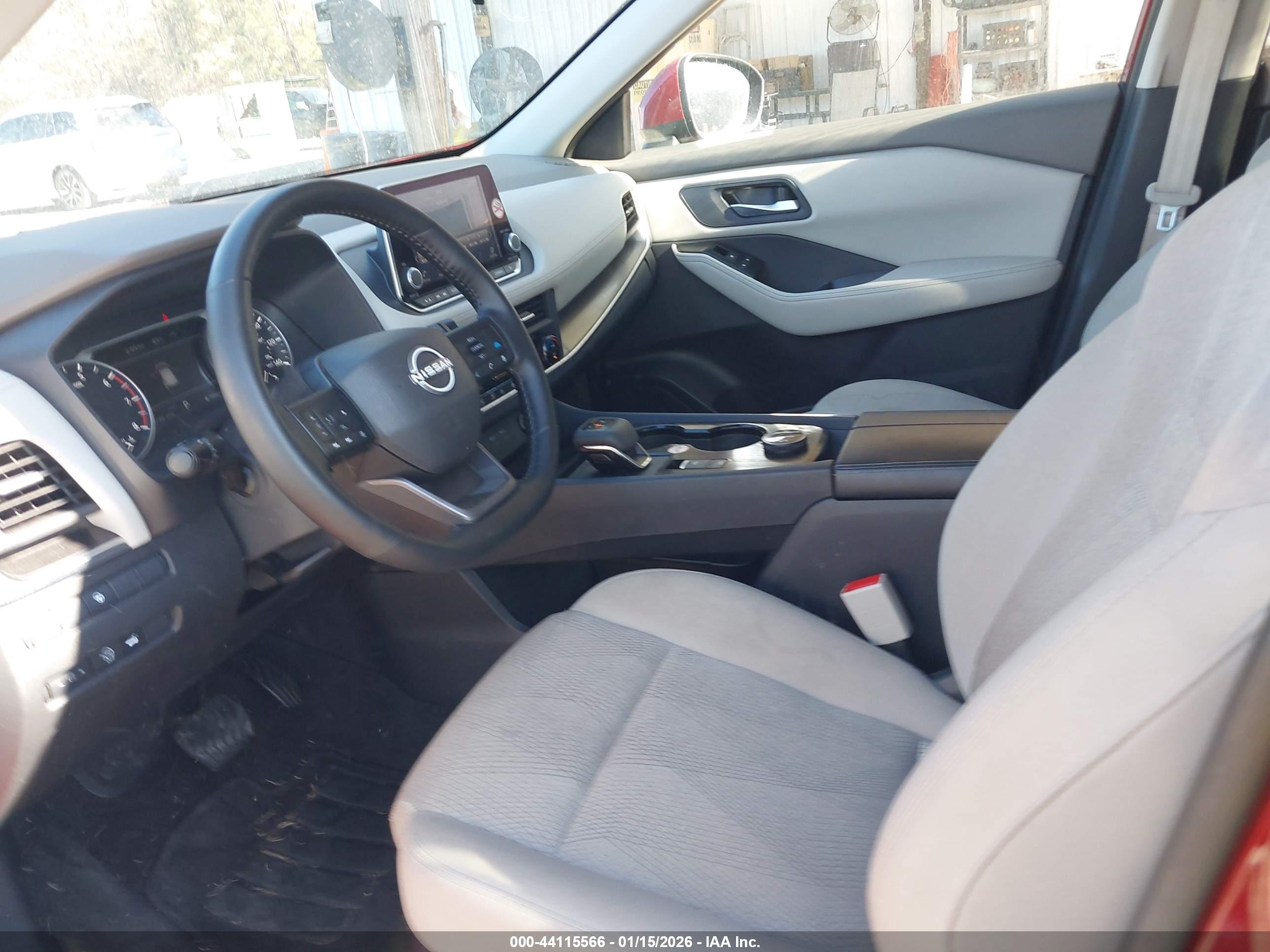 NISSAN ROGUE image 5