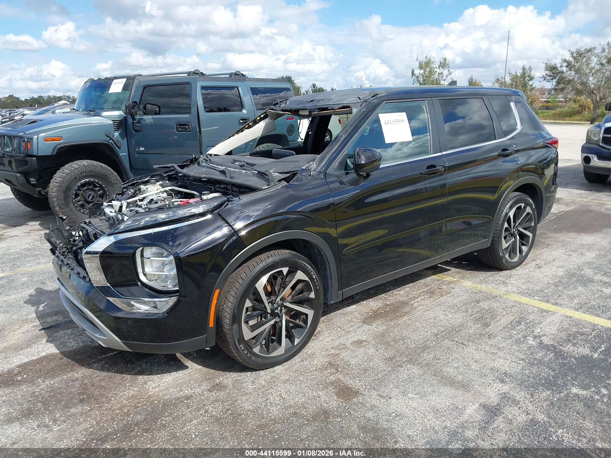 MITSUBISHI OUTLANDER image 2