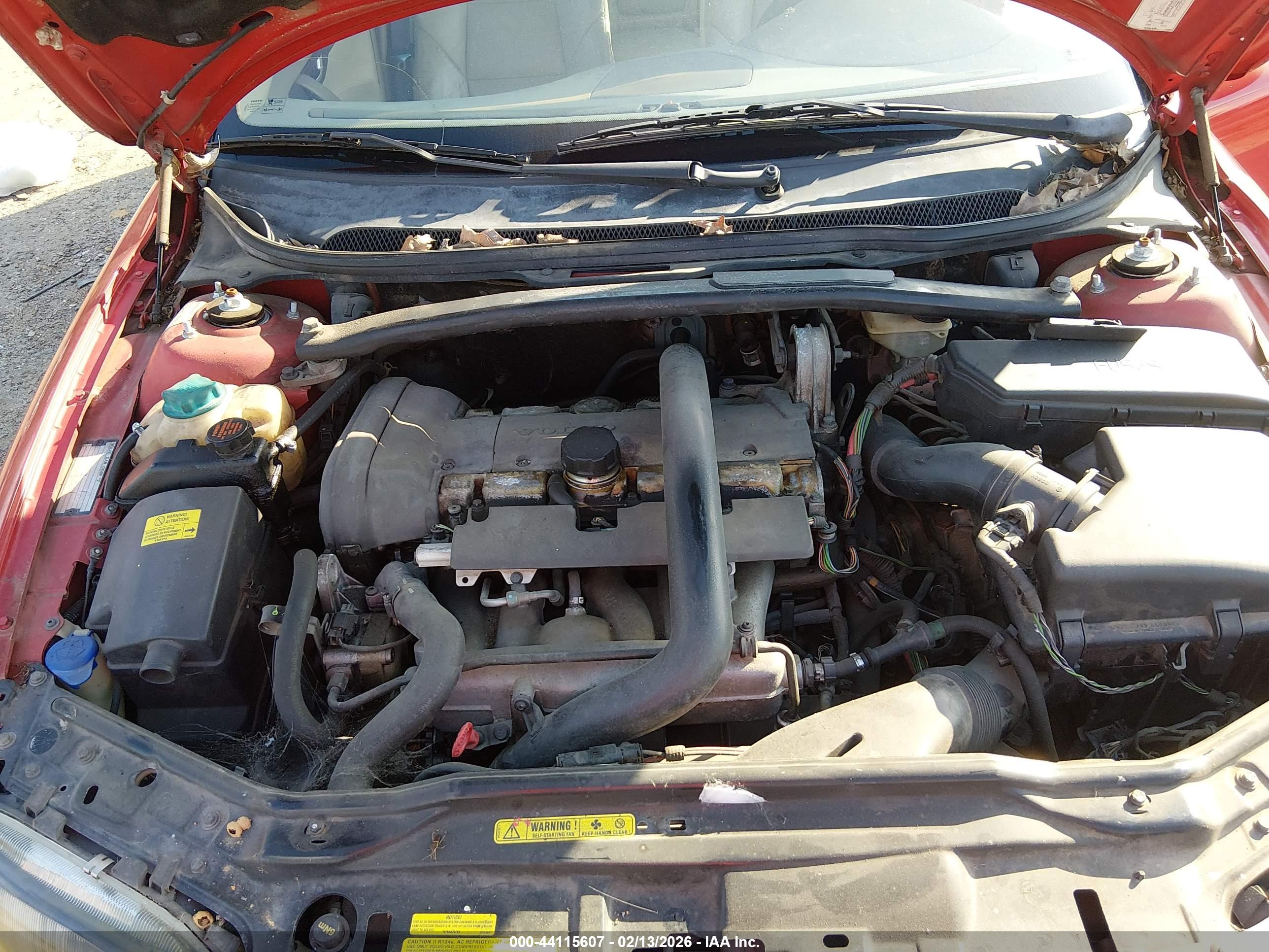 VOLVO V70 image 10