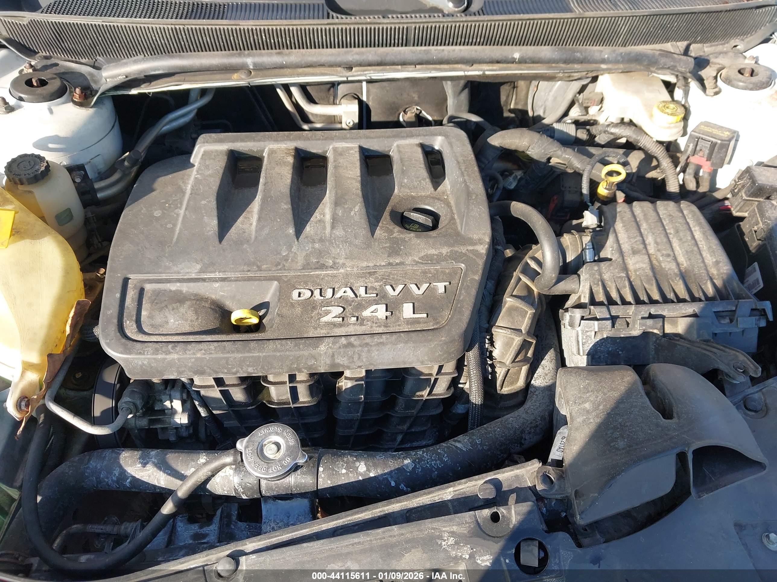 CHRYSLER 200 image 10