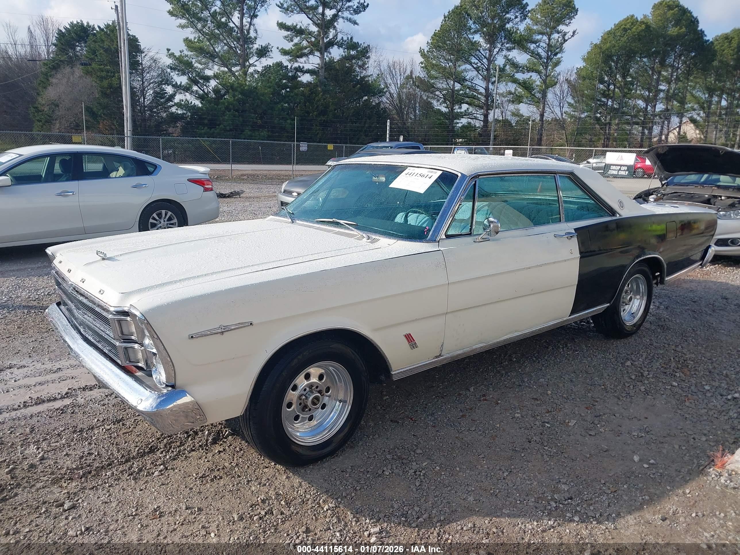 FORD GALAXIE image 2