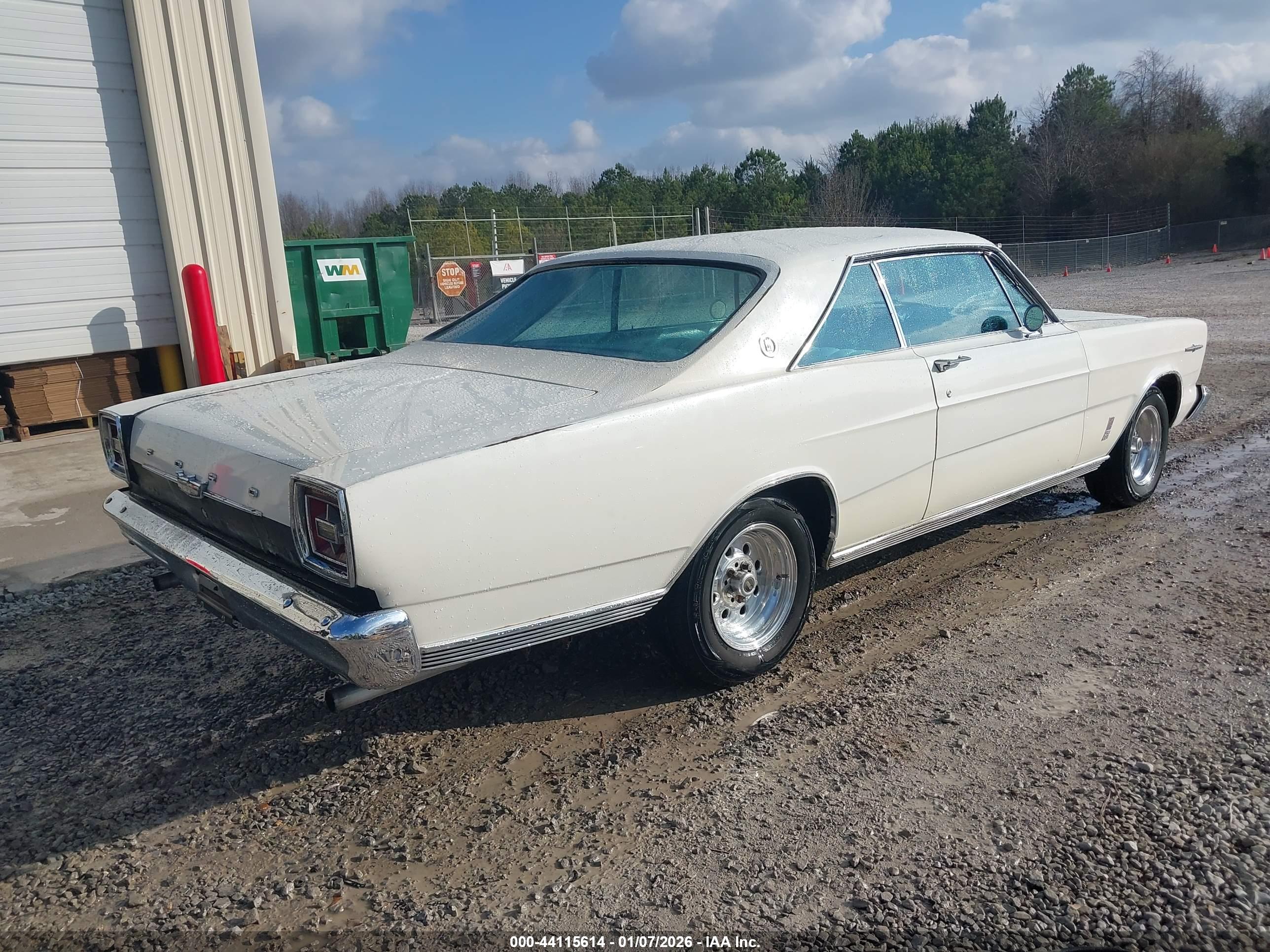 FORD GALAXIE image 4