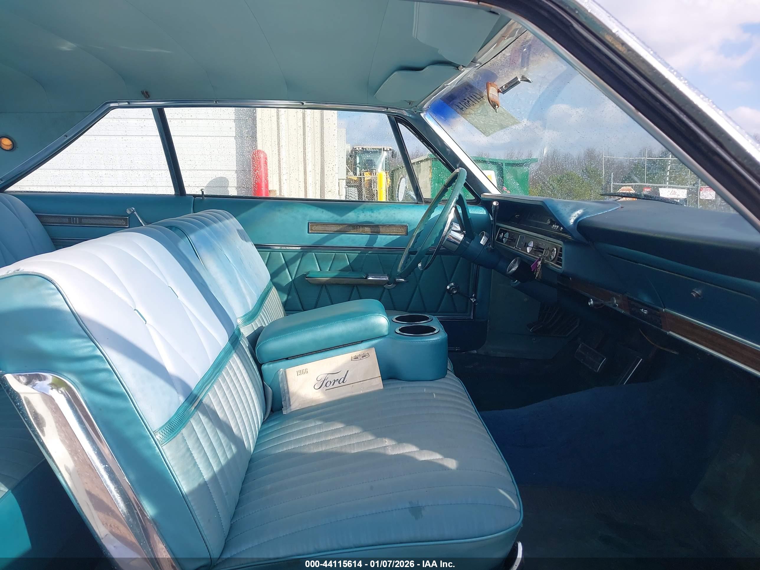 FORD GALAXIE image 5