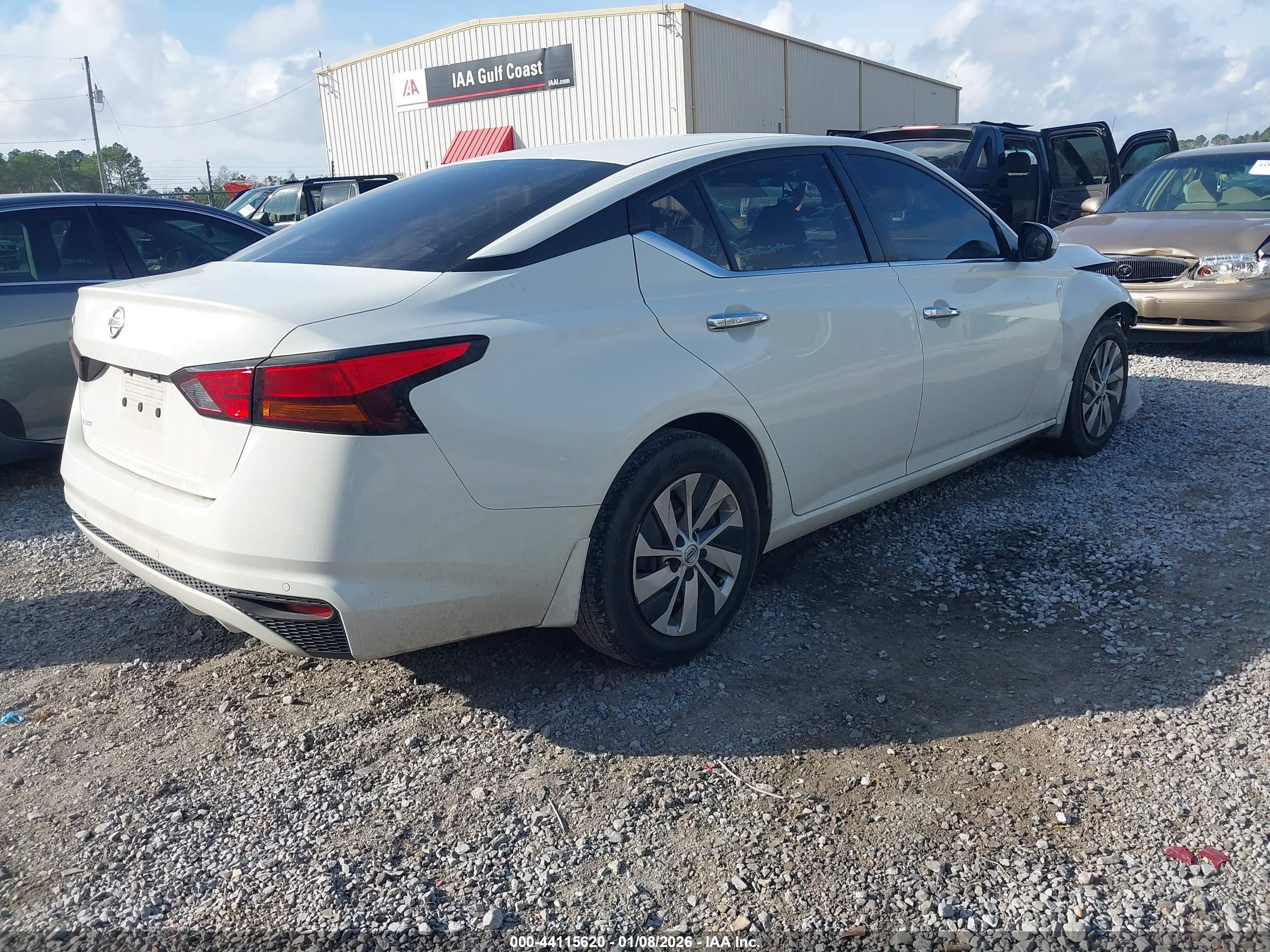 NISSAN ALTIMA image 4