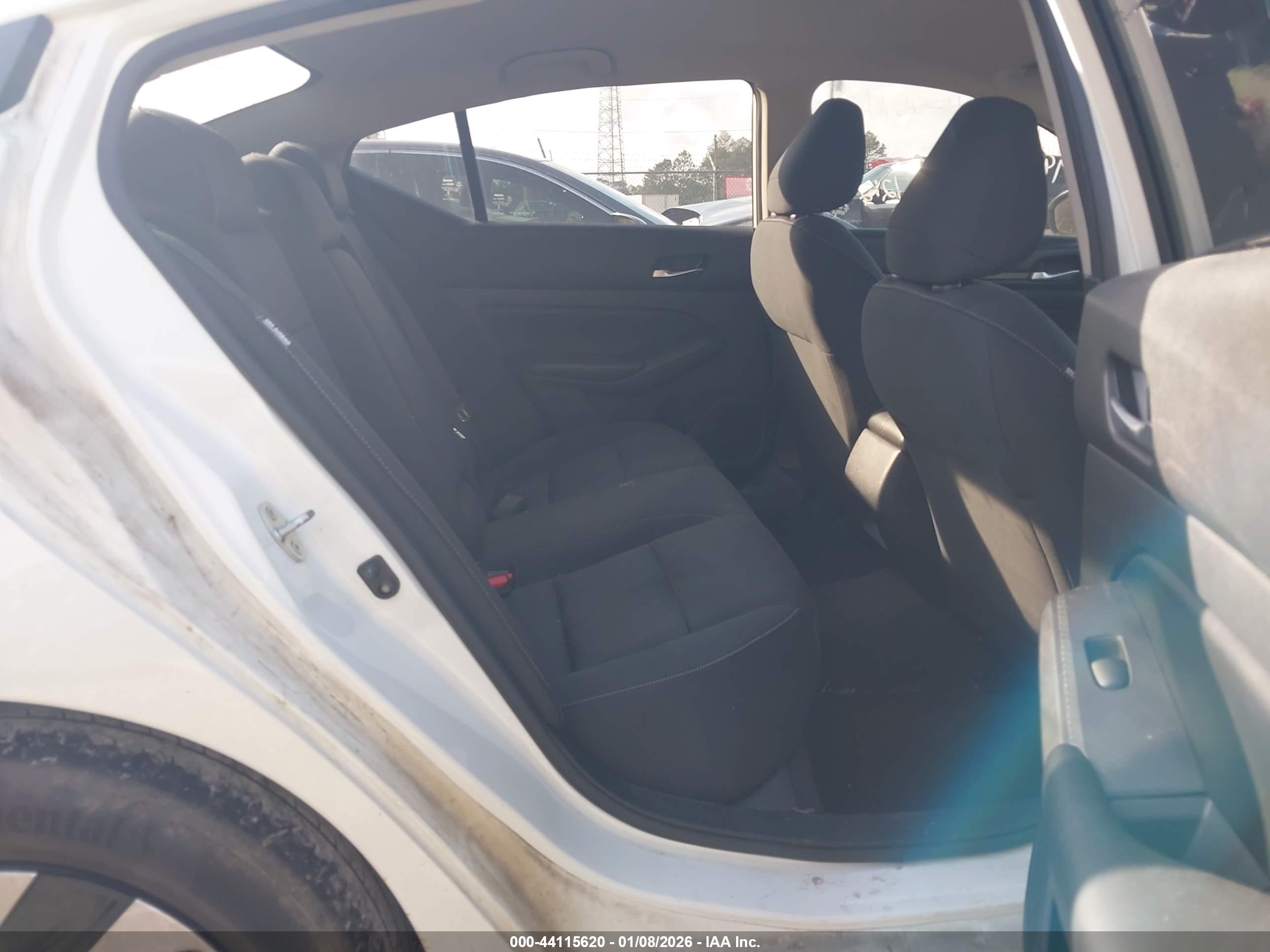 NISSAN ALTIMA image 8