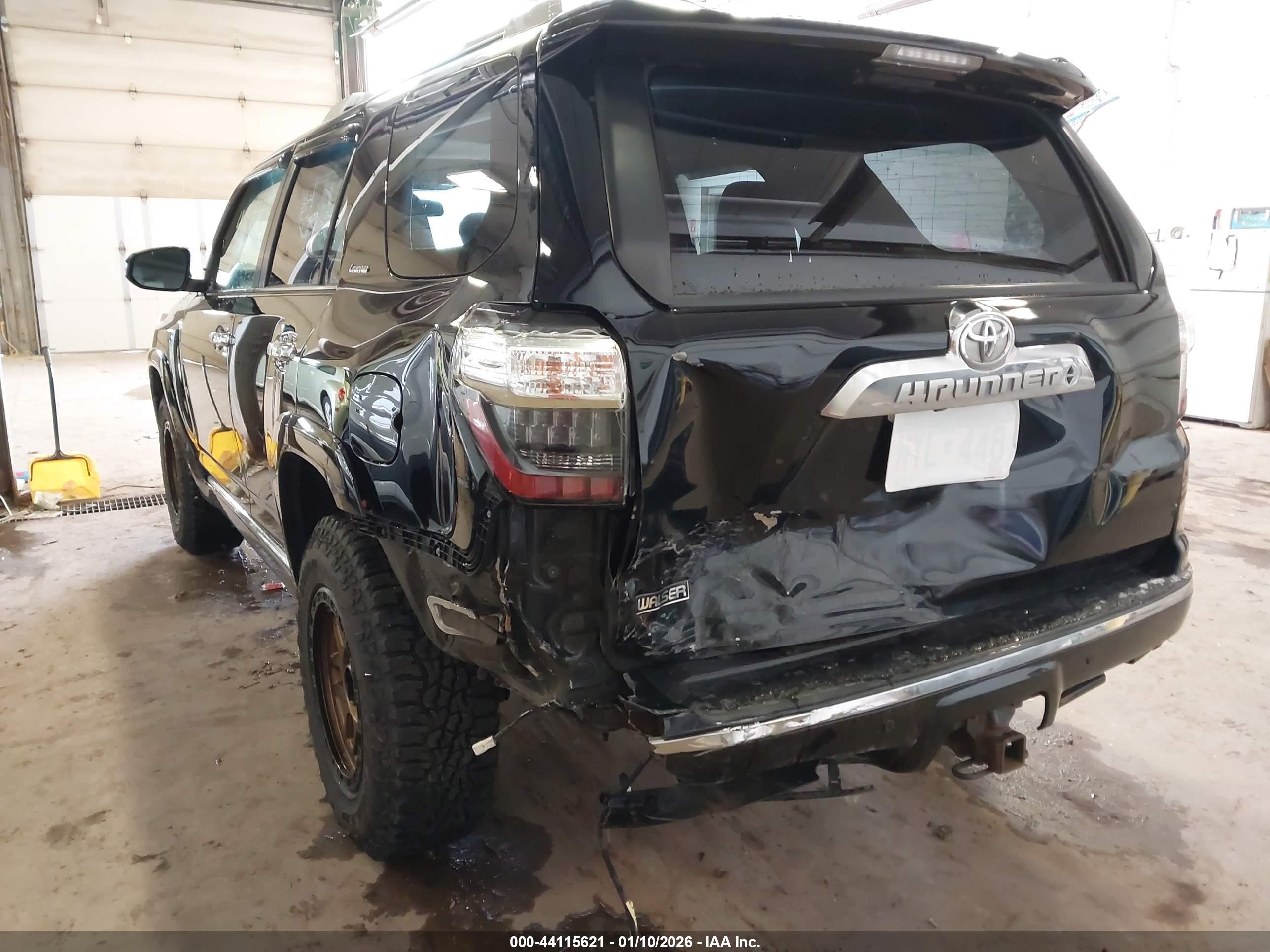 TOYOTA 4RUNNER image 6