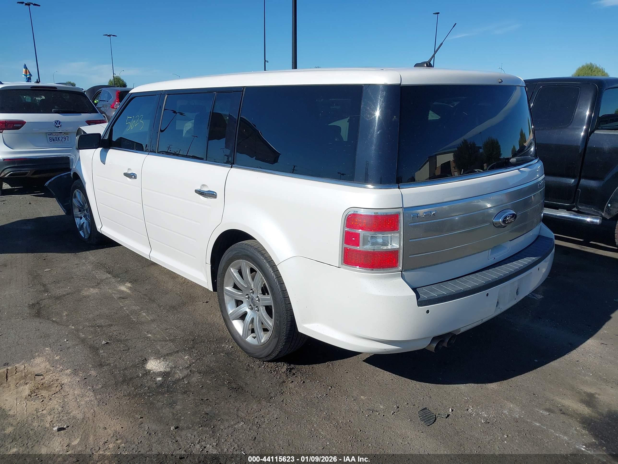 FORD FLEX image 3