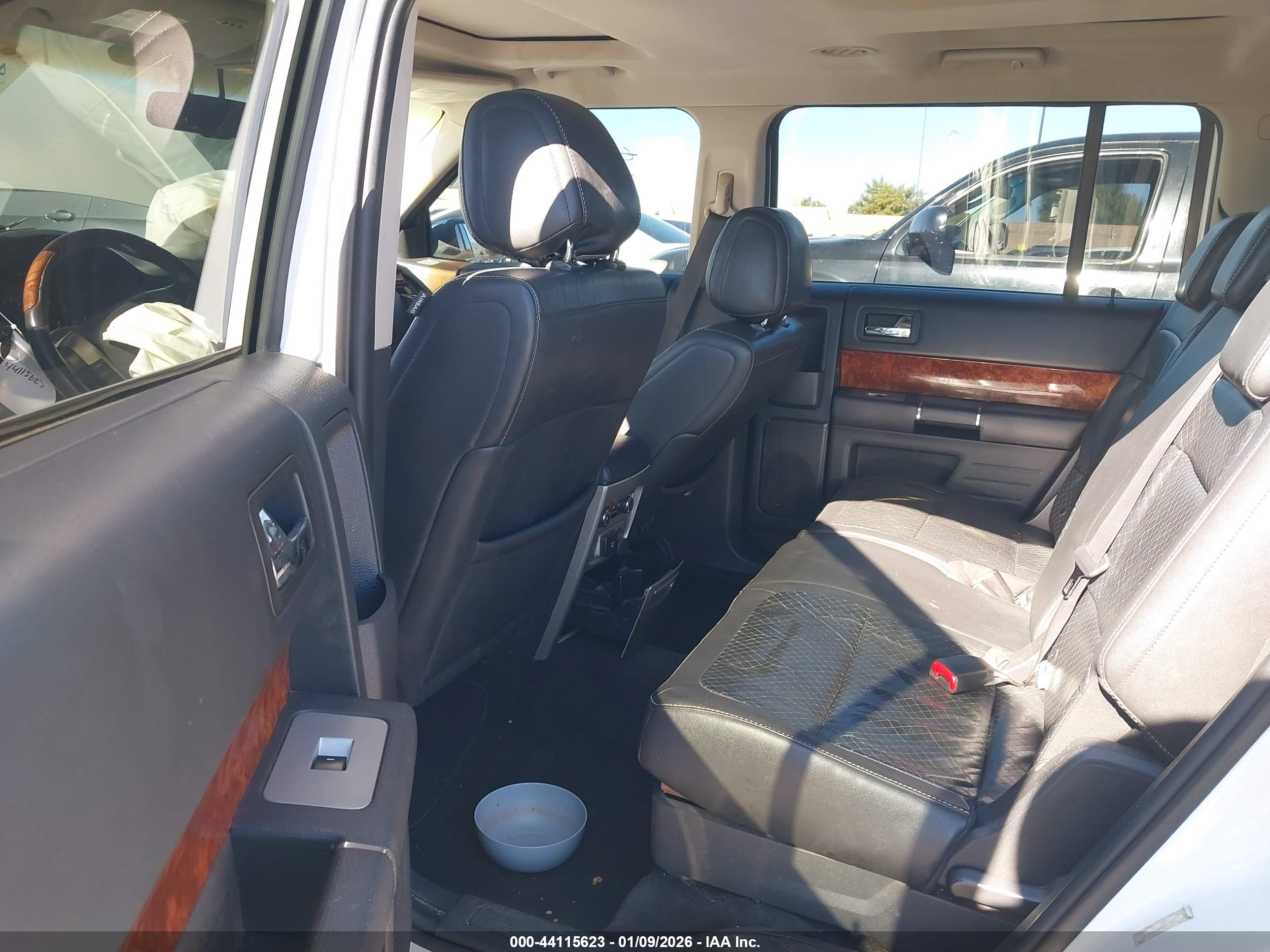 FORD FLEX image 8