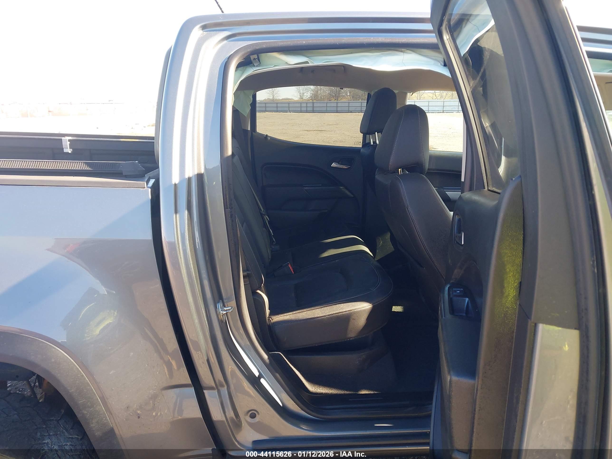 CHEVROLET COLORADO image 8