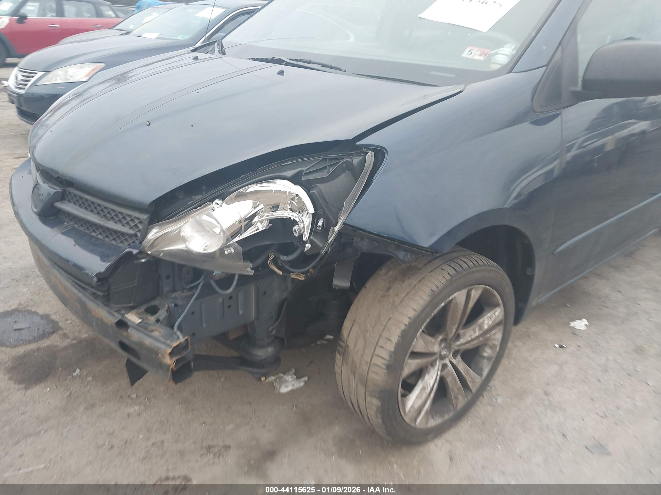 TOYOTA SIENNA image 6