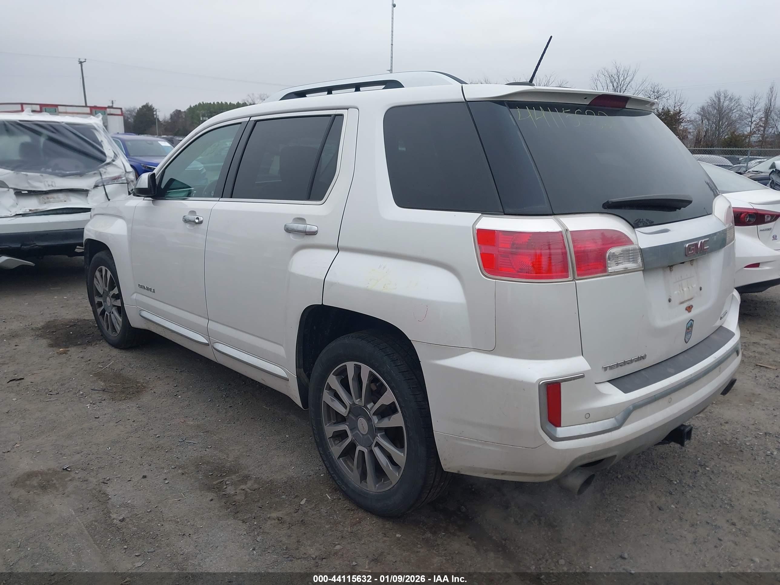 GMC TERRAIN image 3