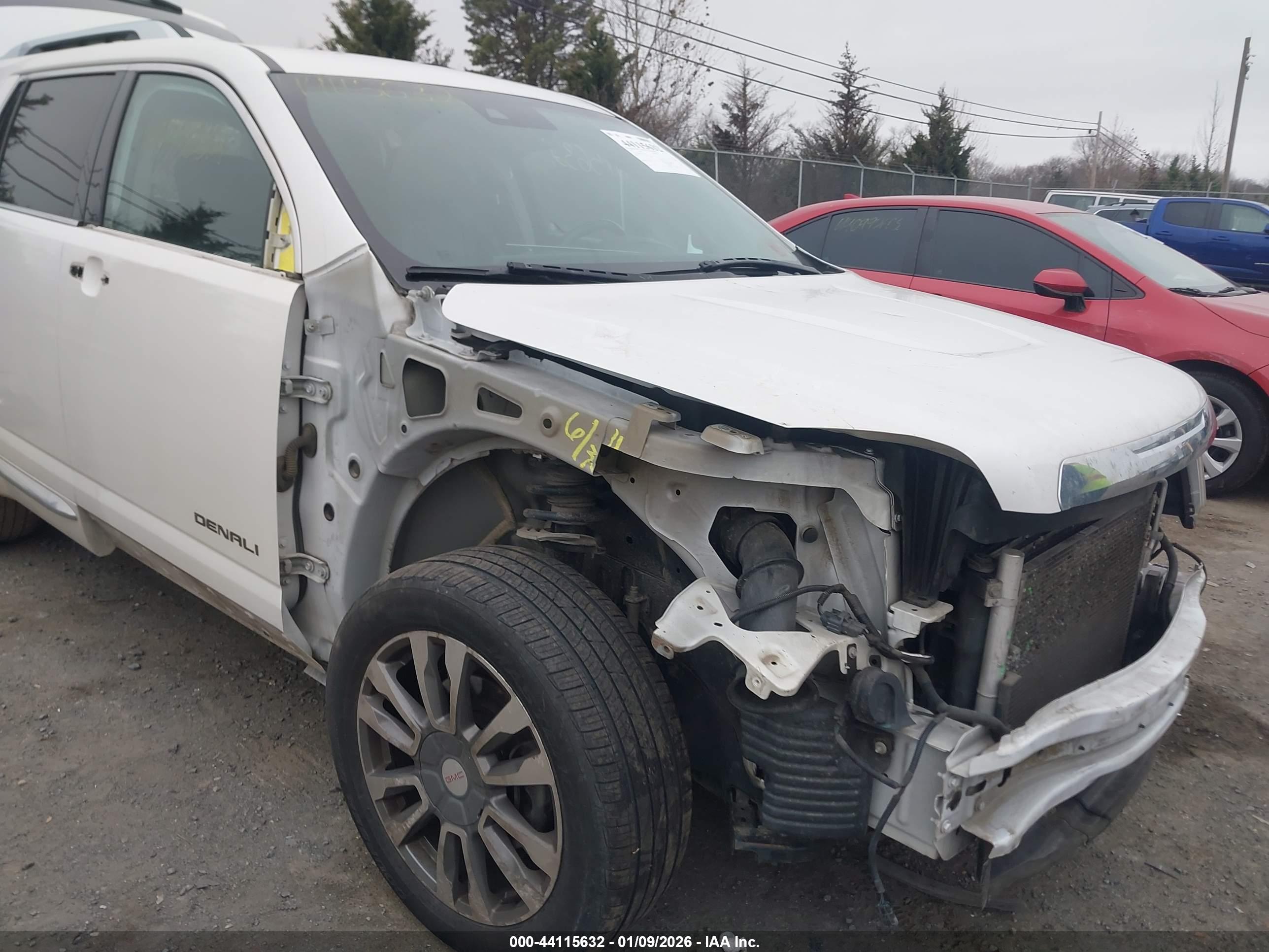 GMC TERRAIN image 6