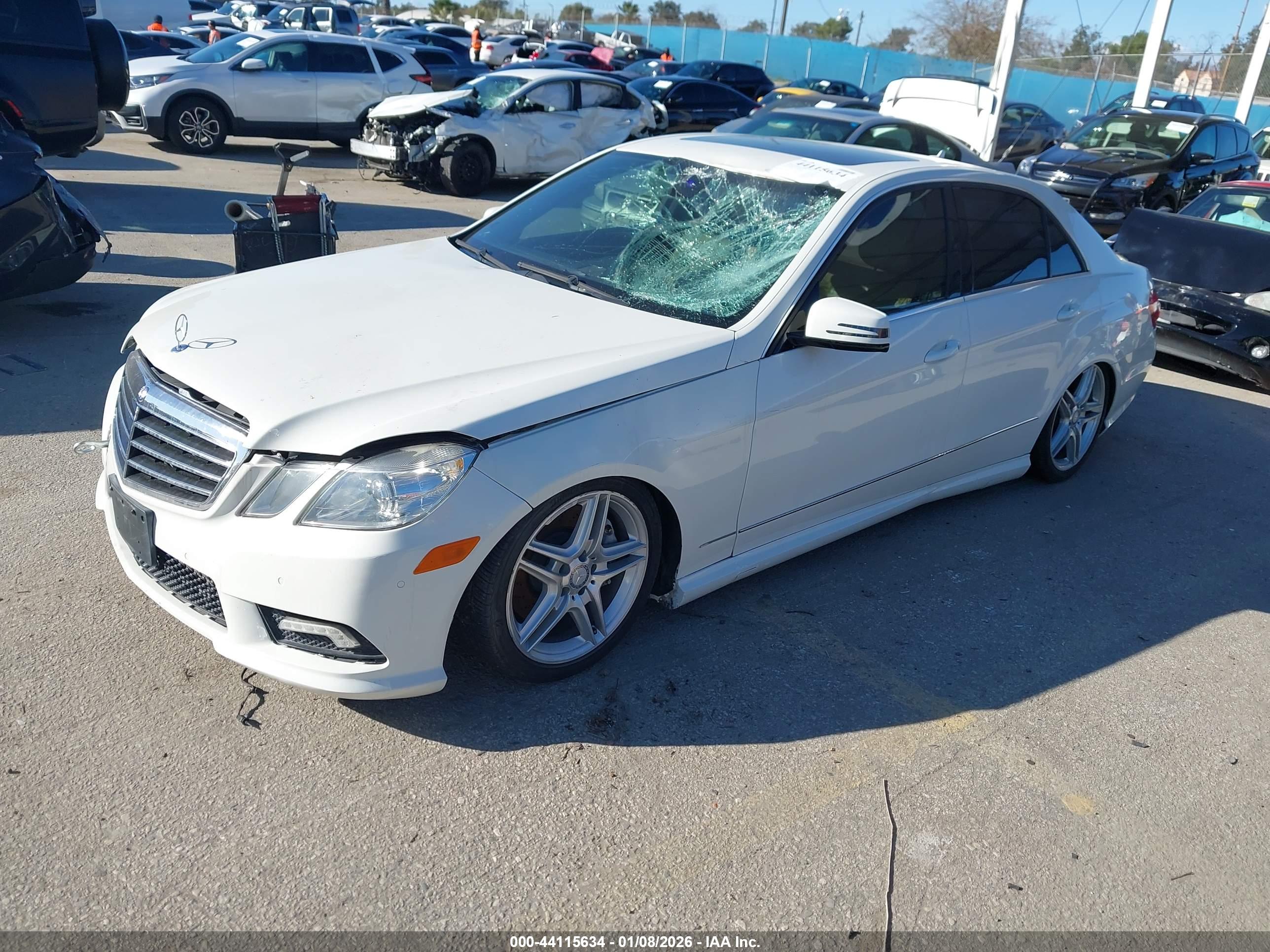 MERCEDES-BENZ E image 2