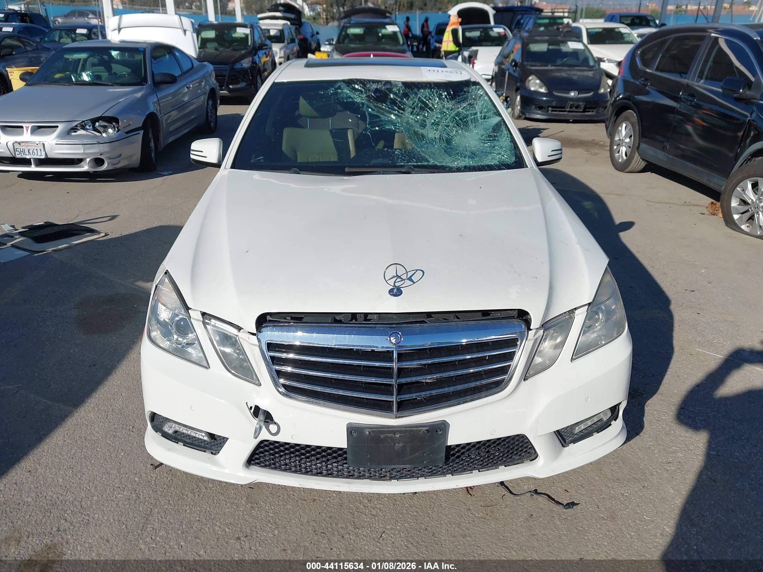 MERCEDES-BENZ E image 6