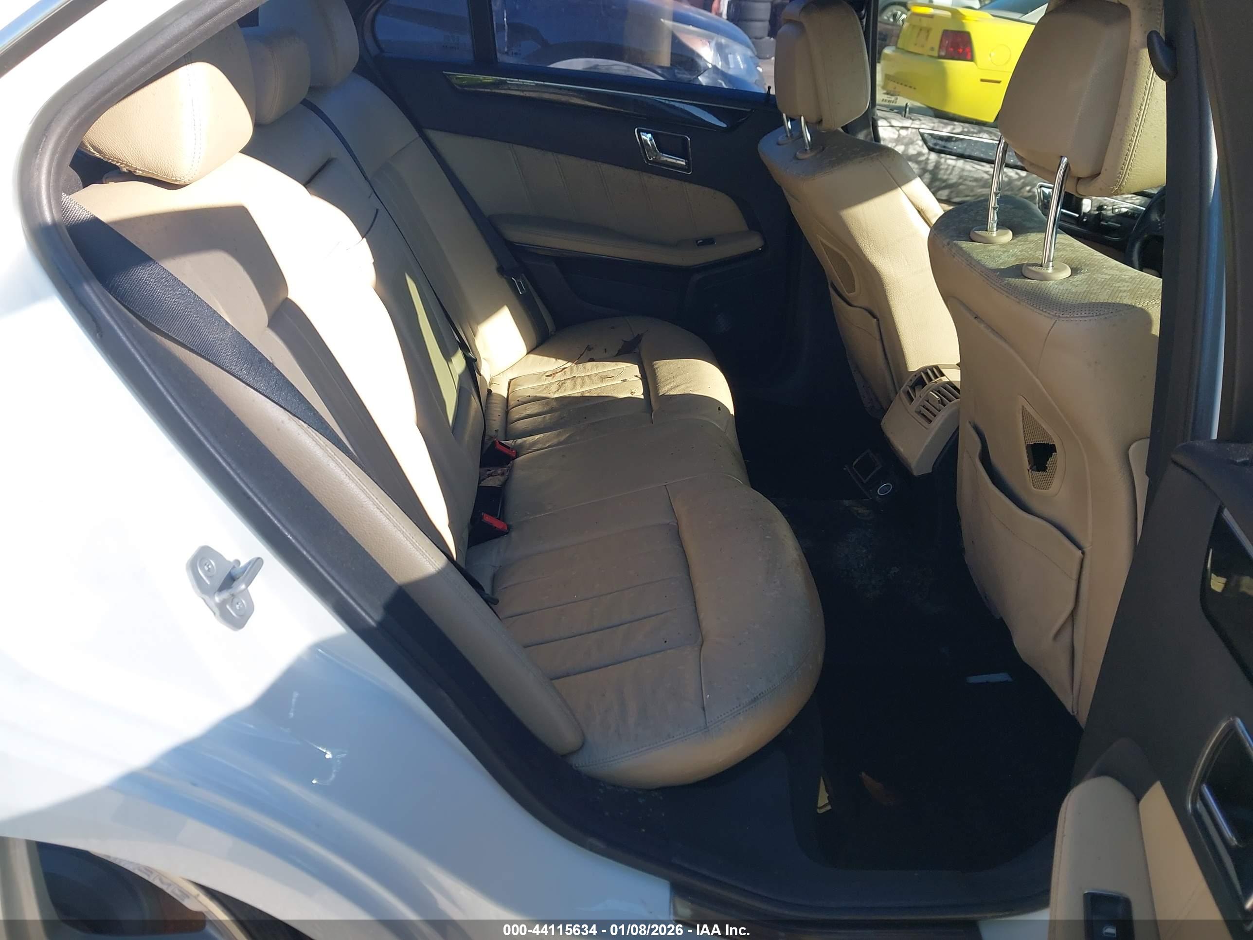 MERCEDES-BENZ E image 8