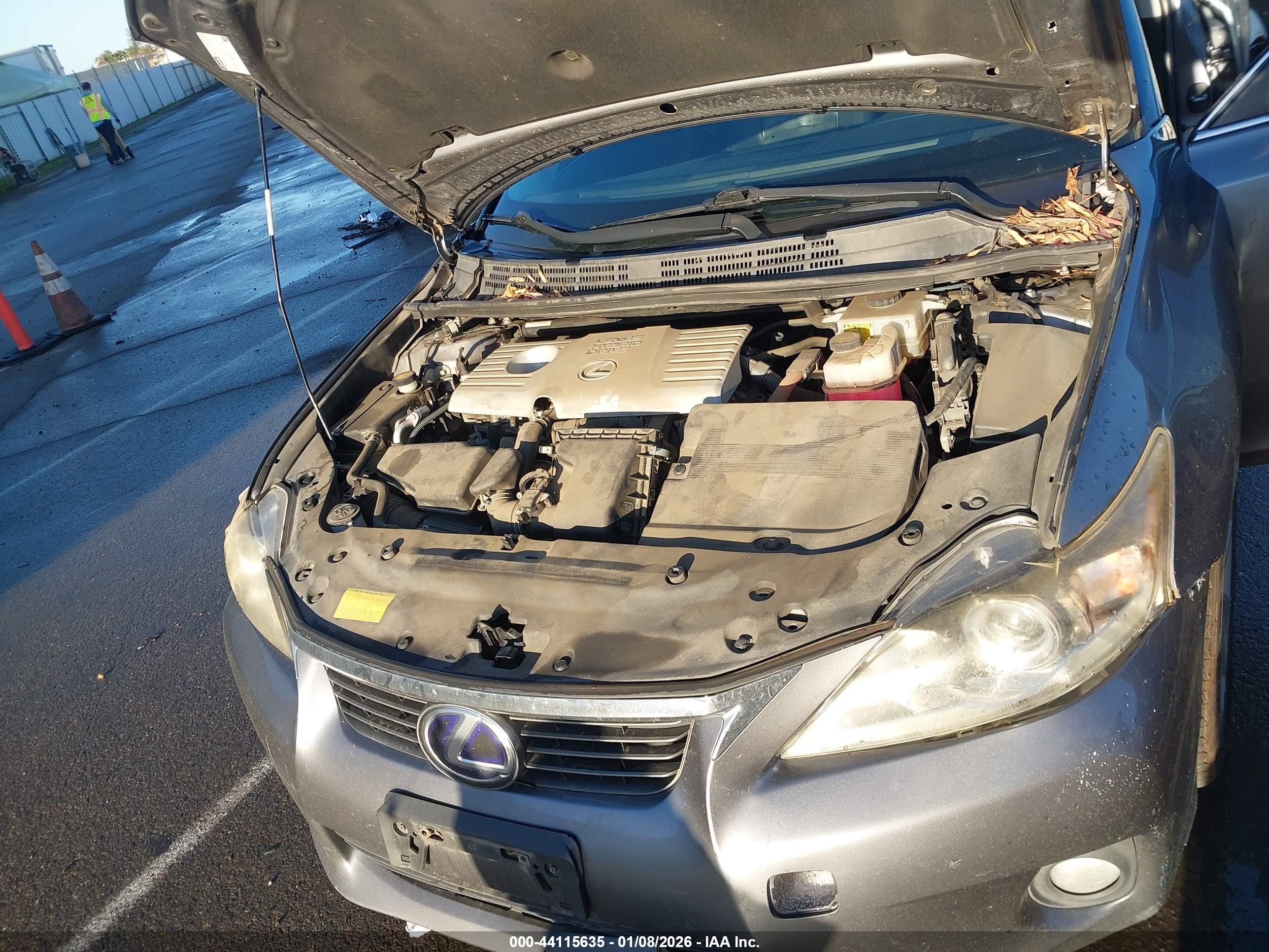 LEXUS CT image 10