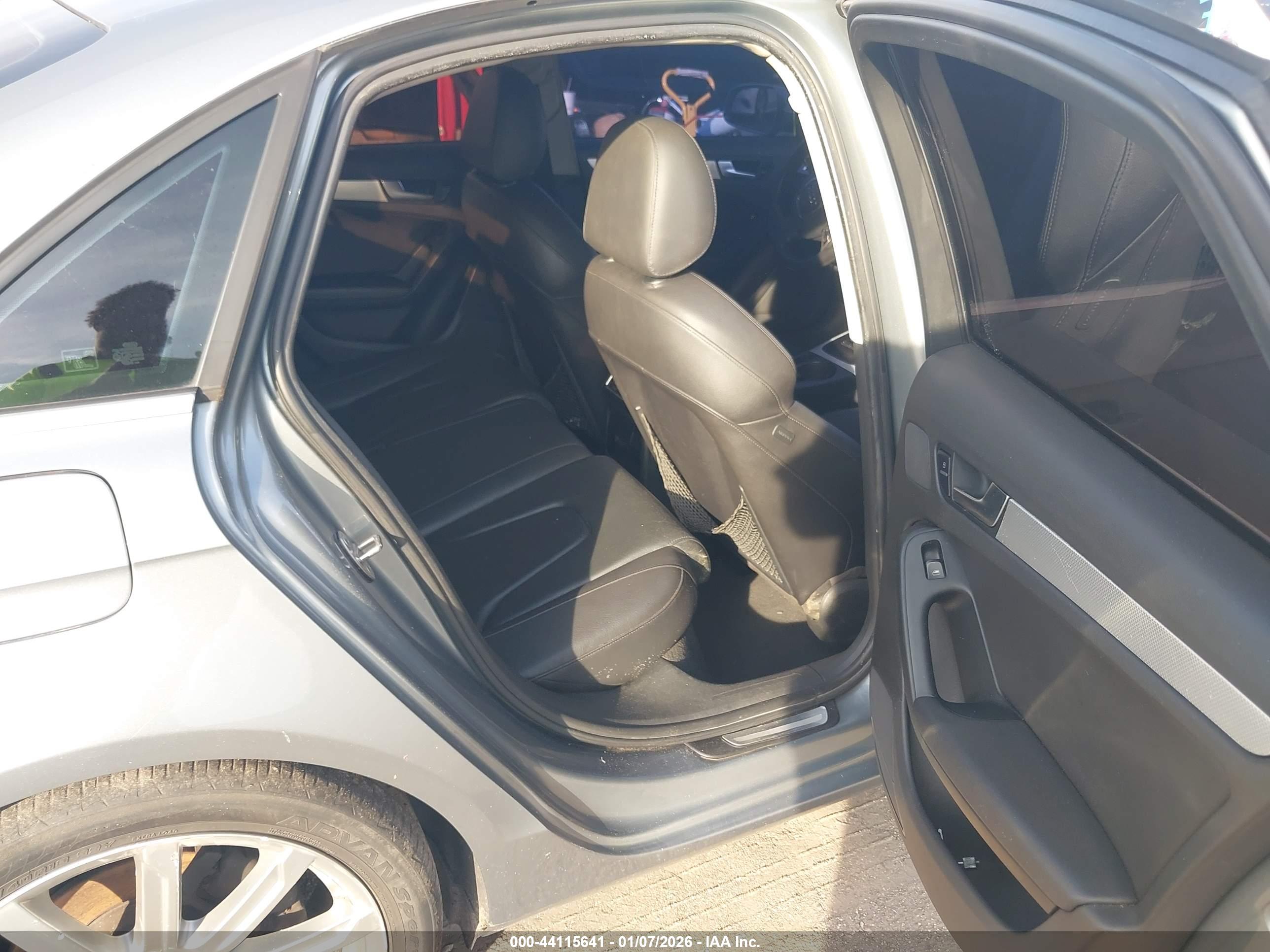 AUDI A4 image 8