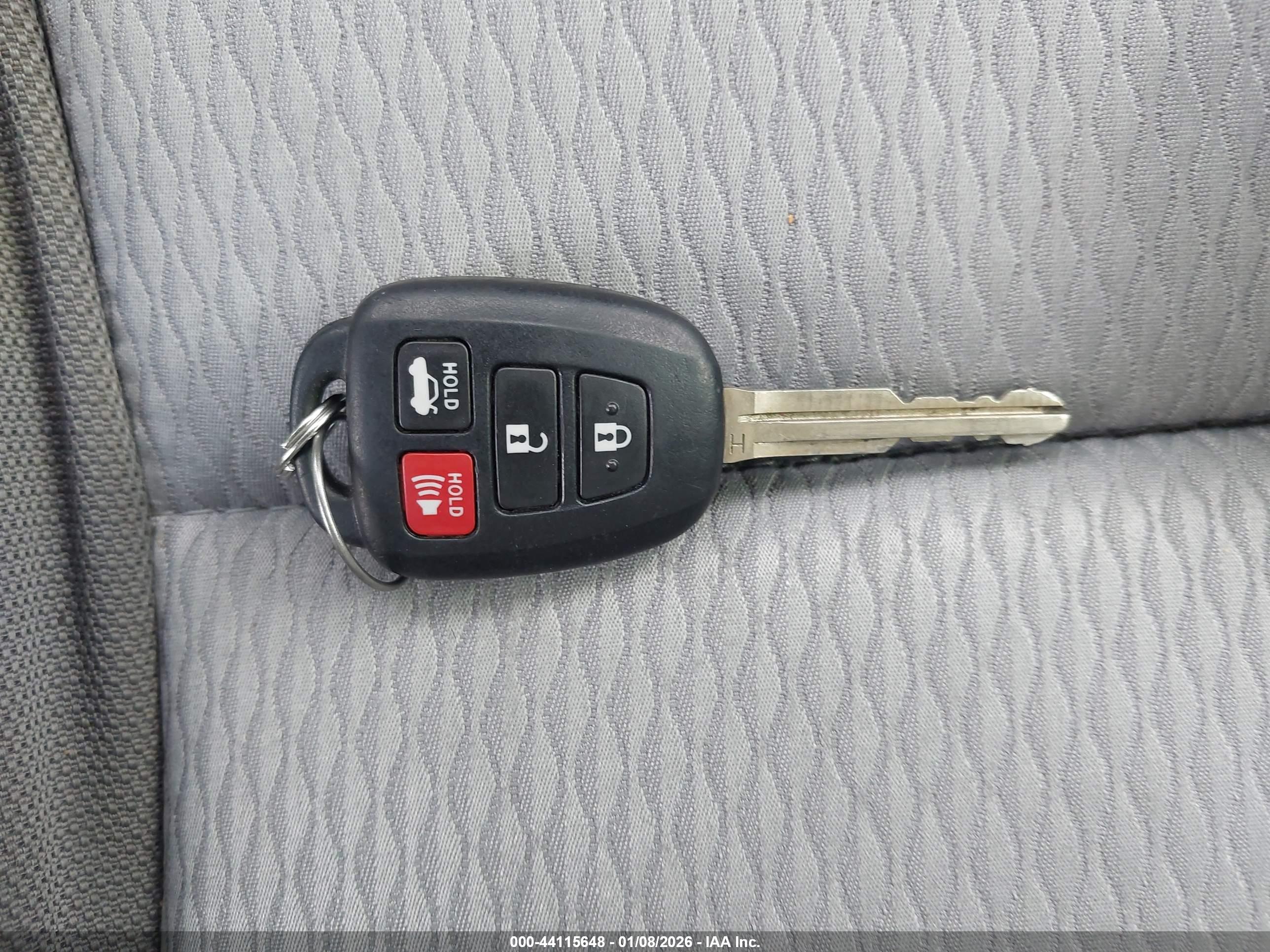TOYOTA COROLLA image 11