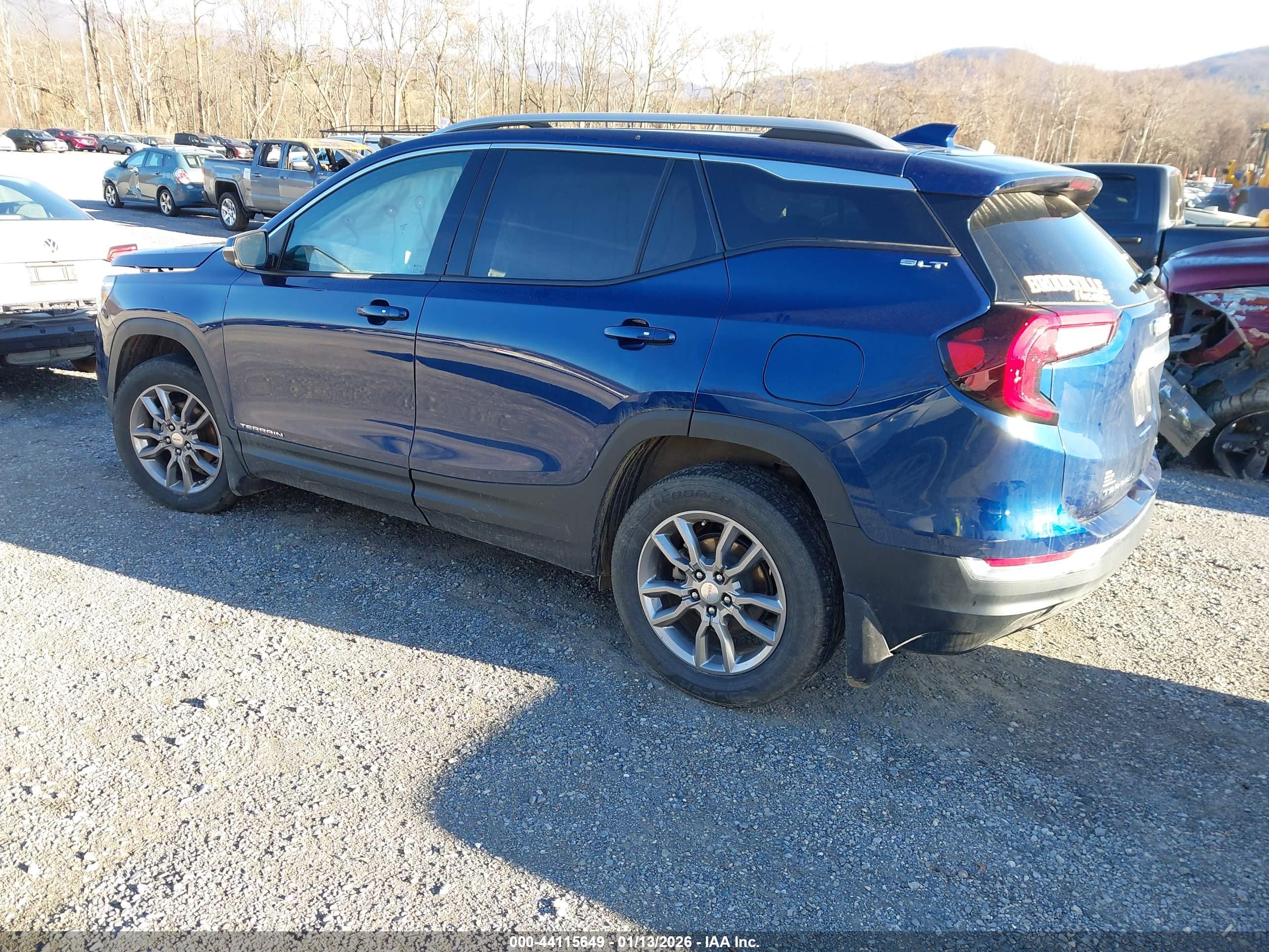 GMC TERRAIN image 3