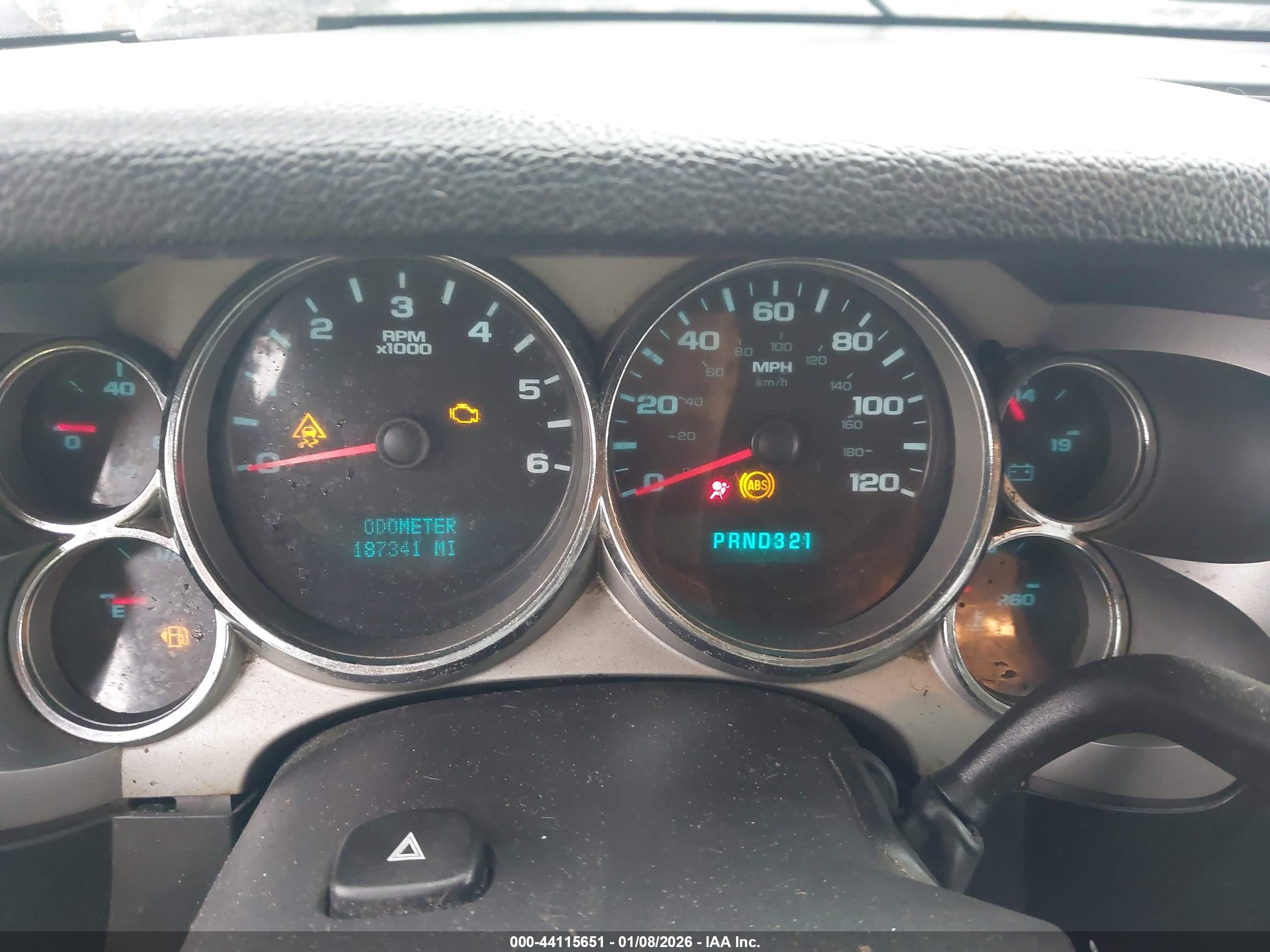 CHEVROLET SILVERADO image 7