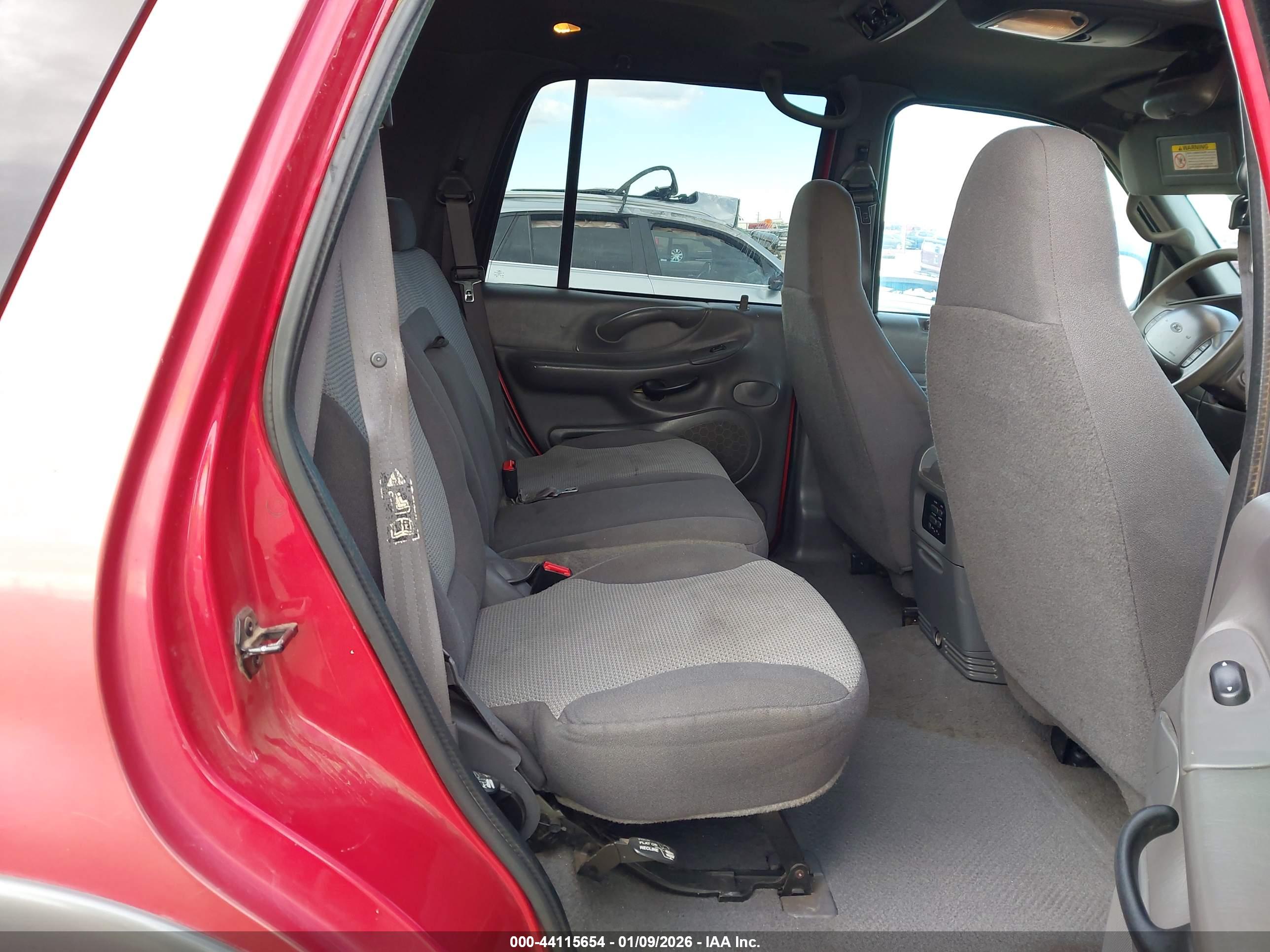 FORD EXPEDITION image 8