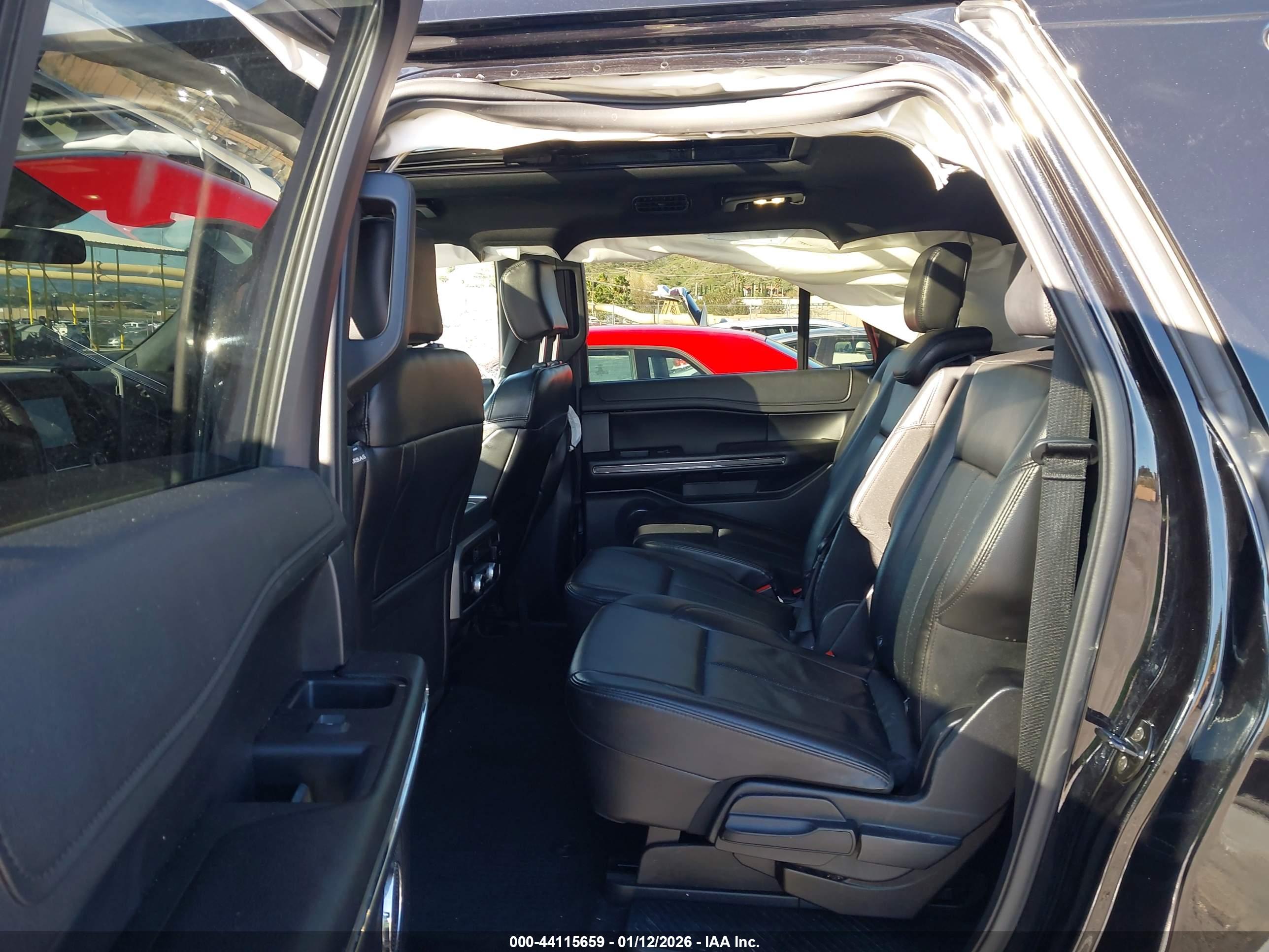 FORD EXPEDITION image 8