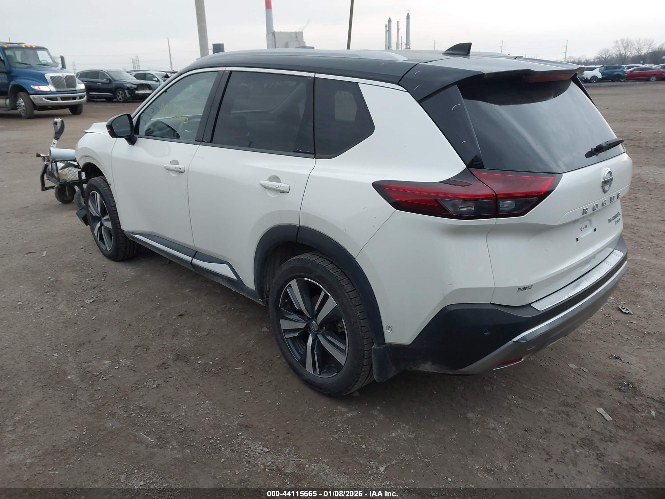 NISSAN ROGUE image 3